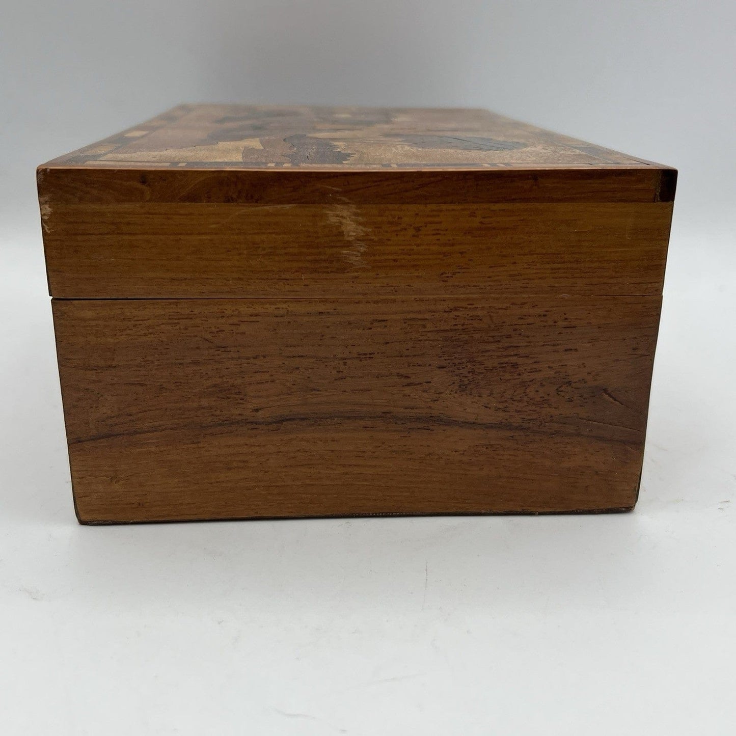 Scatola cofanetto antica in legno intarsiata portagioie oggetti per scrivania Categoria  Scatole in legno