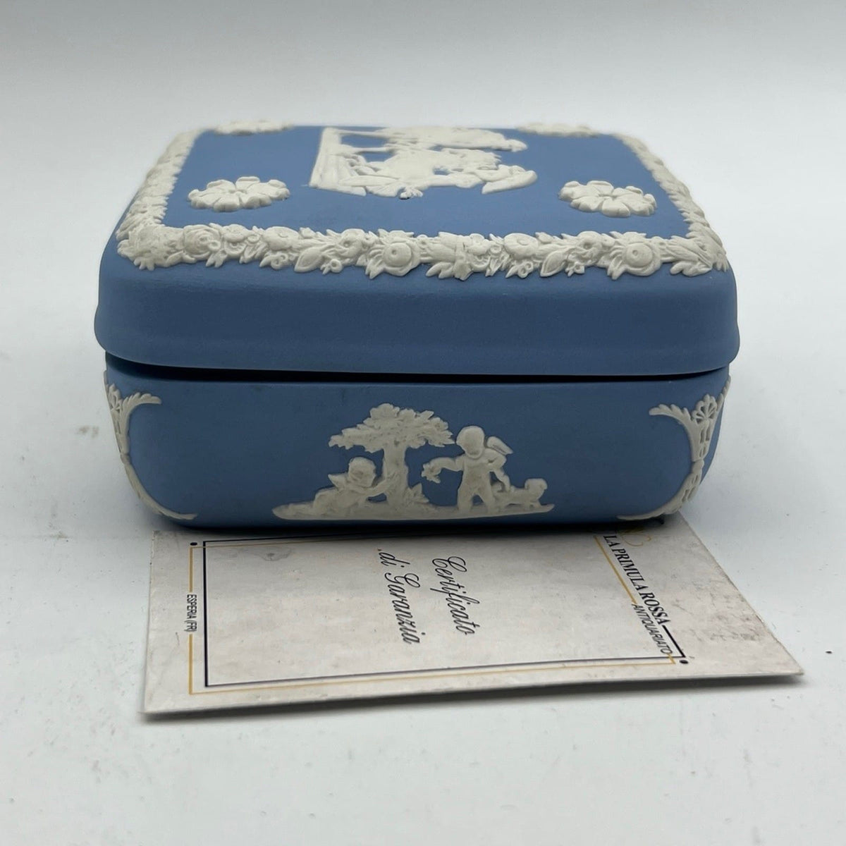 Scatola Portagioie in porcellana quadrata  Wedgwood celeste Vintage Putti Angeli Categoria  Scatoline portagioie