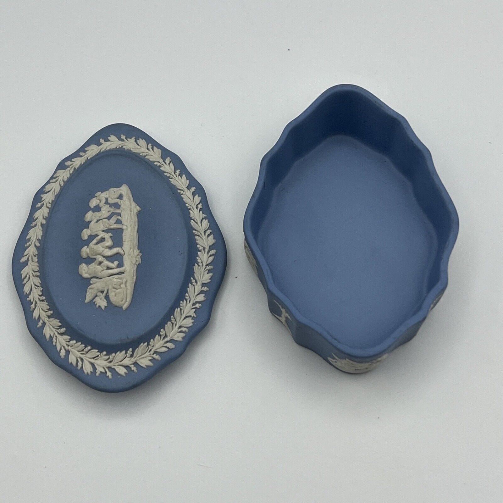 Scatola Portagioie in porcellana scatolina Wedgwood azzurra Vintage Putti Angeli Categoria  Scatoline portagioie