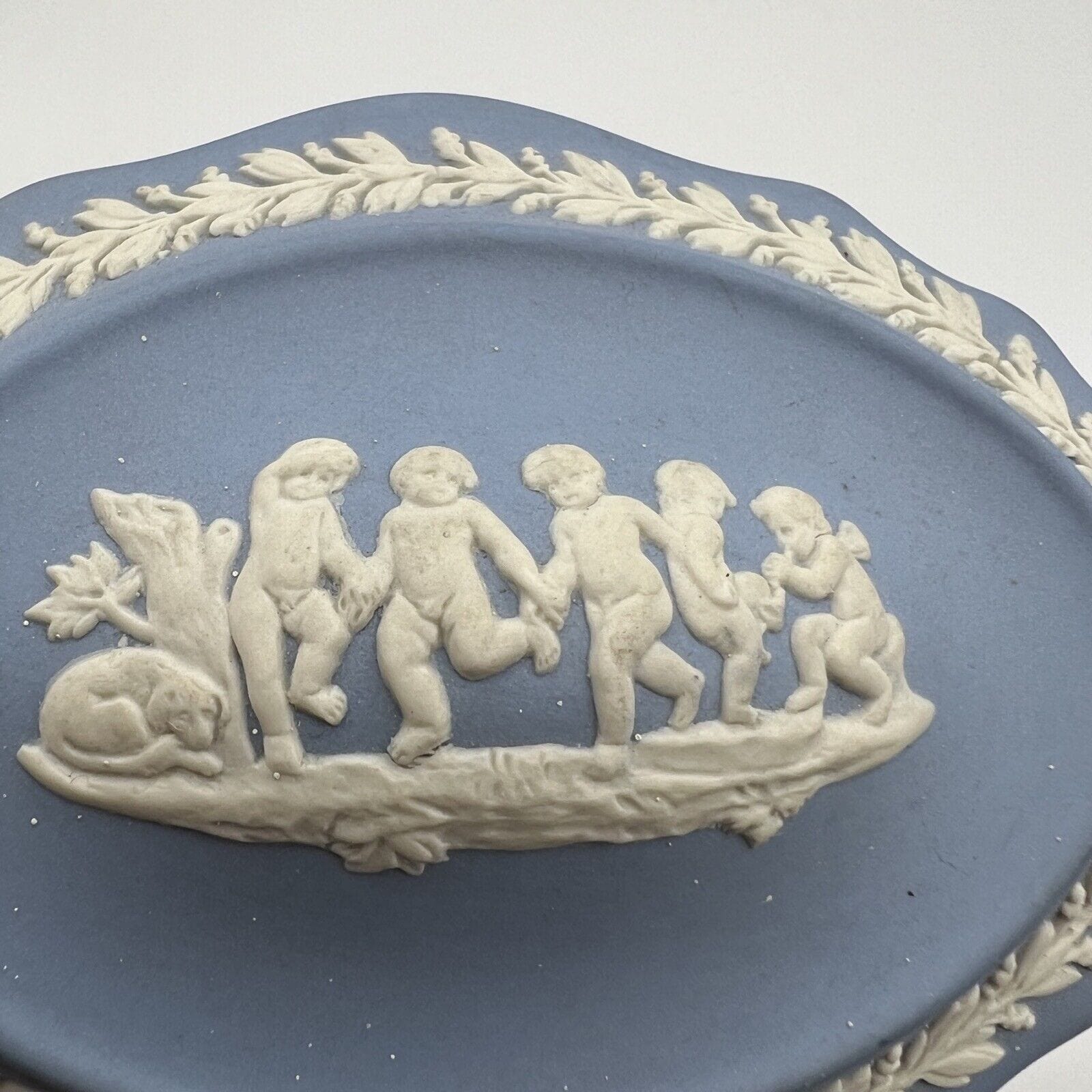 Scatola Portagioie in porcellana scatolina Wedgwood azzurra Vintage Putti Angeli Categoria  Scatoline portagioie