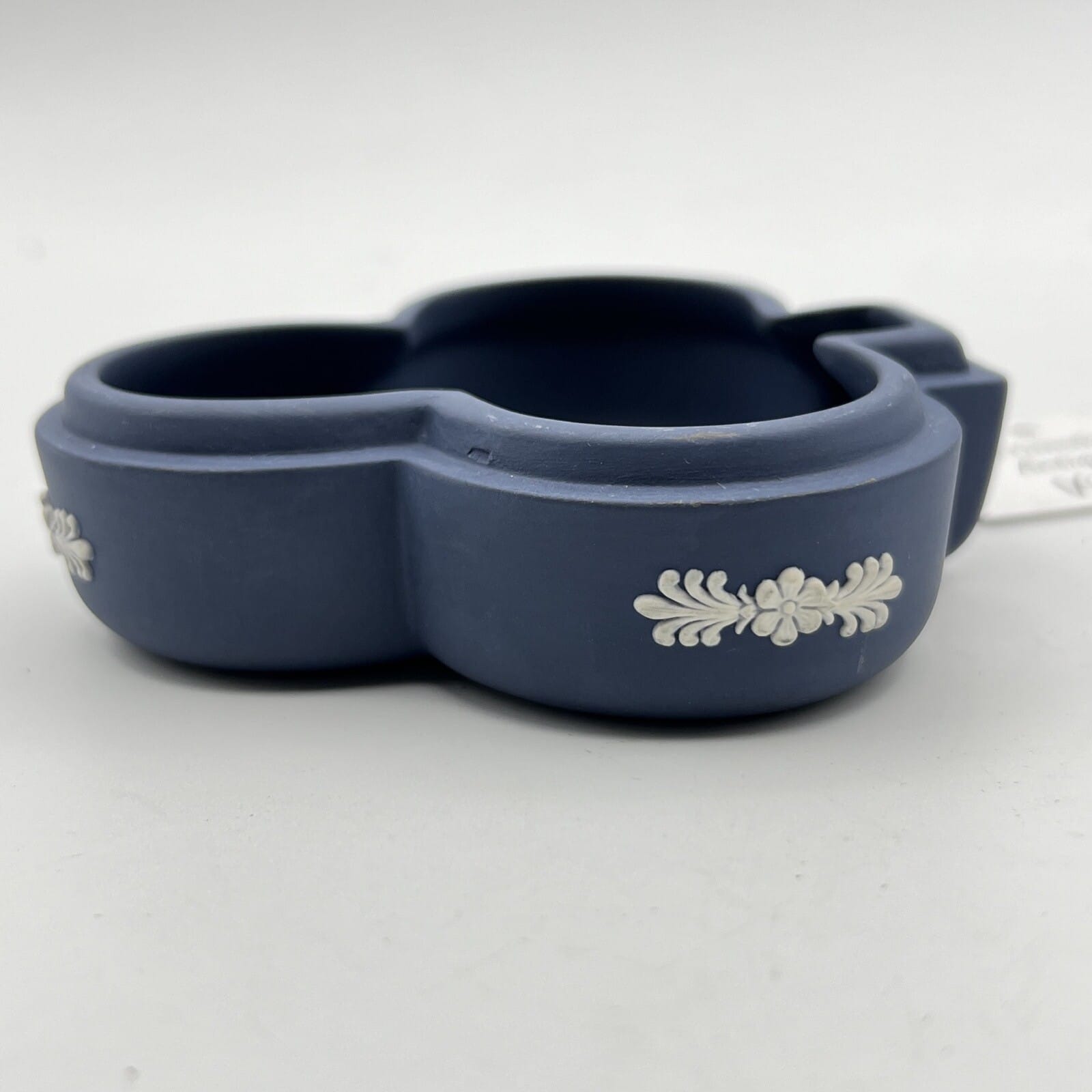 Scatola Portagioie in porcellana scatolina Wedgwood Celeste Vintage trifoglio Categoria  Vasi e Portafiori