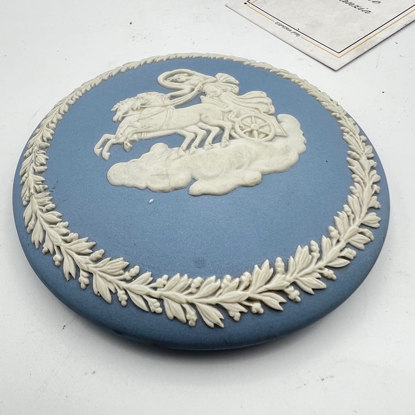 Scatola Portagioie rotonda in porcellana scatolina Wedgwood Celeste Vintage '70 Categoria  Vasi e Portafiori