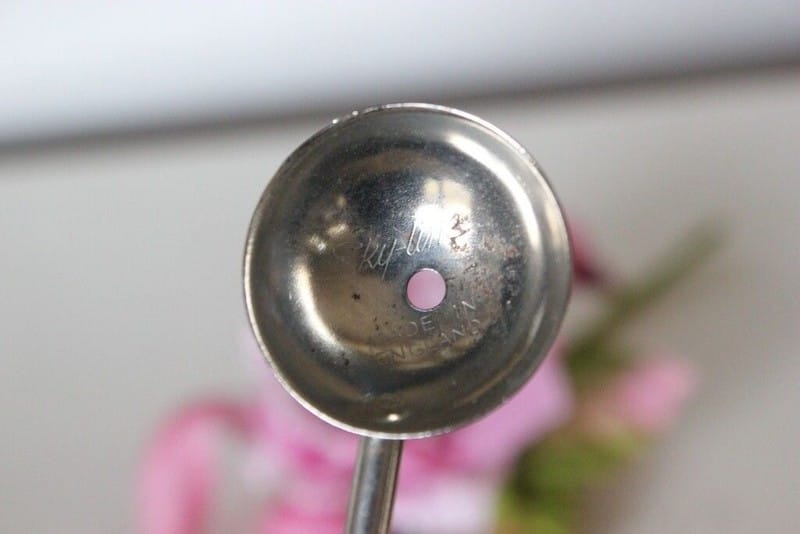 SCAVINO  ANTICO PER MELONE O RICCIOLI  DI BURRO POSATA INGLESE VINTAGE ANNI 60 Categoria  Vintage