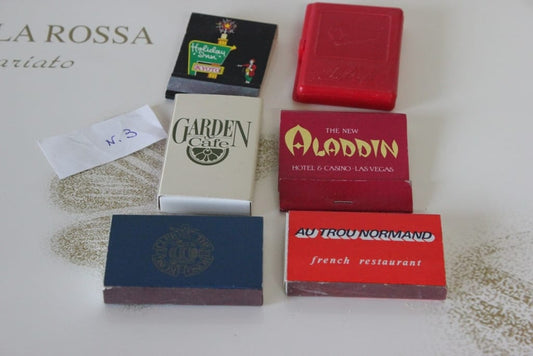 SEI SCATOLE DI FIAMMIFERI ANNI '70  VINTAGE HONG KONG SOUVENIR CERINI Categoria  Oggetti per fumatori