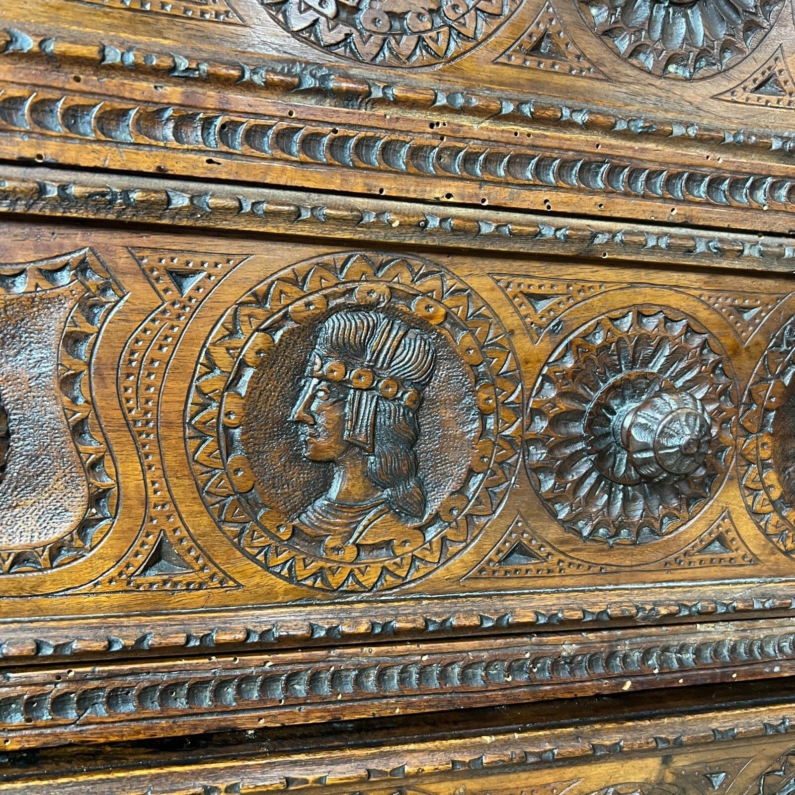 Servante Credenza Antica Madia Piemontese epoca 800 Mobile intagliato Categoria  Servante - Servantini