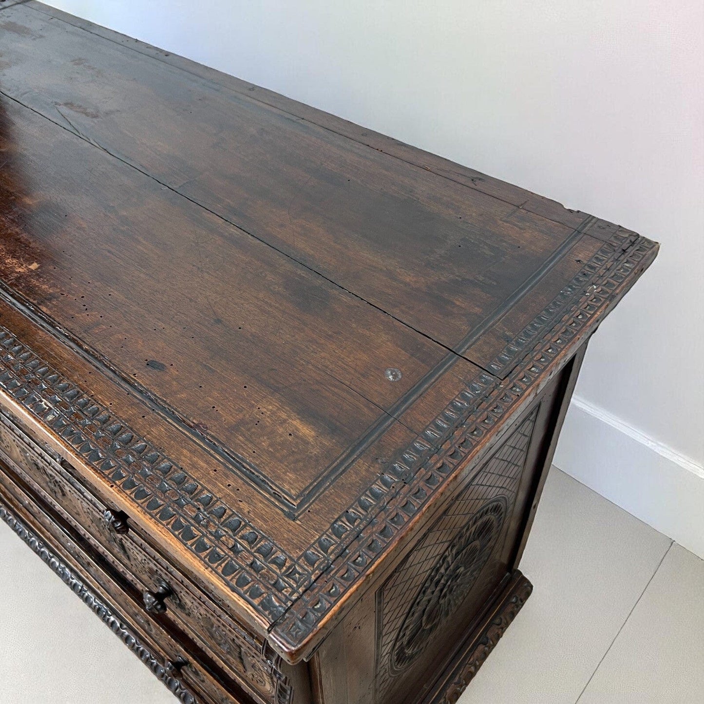 Servante Credenza Antica Madia Piemontese epoca 800 Mobile intagliato Categoria  Servante - Servantini