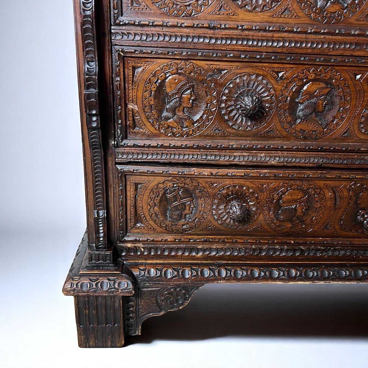 Servante Credenza Antica Madia Piemontese epoca 800 Mobile intagliato Categoria  Servante - Servantini
