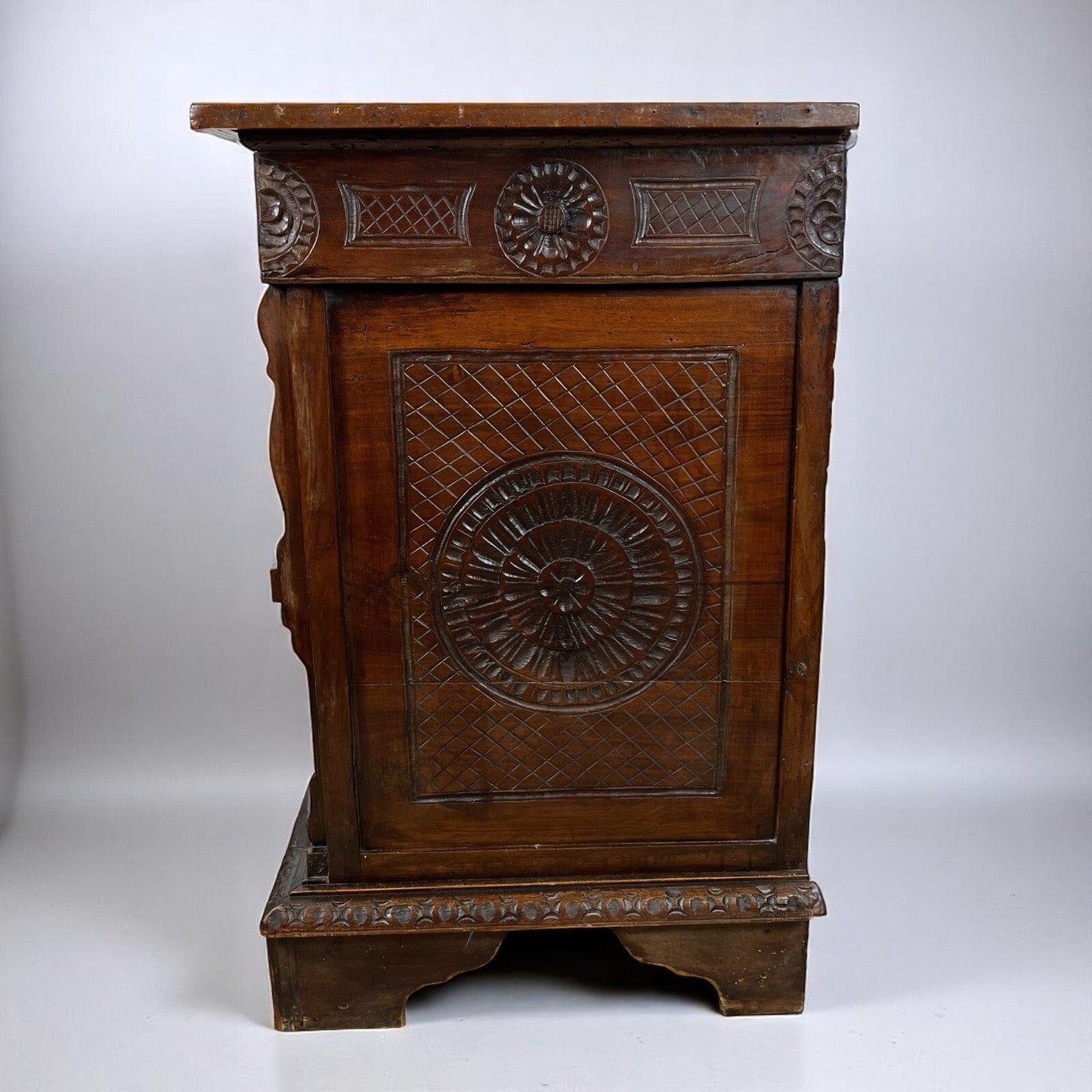 Servante Credenza Antica Madia Piemontese epoca 800 Mobile intagliato Categoria  Servante - Servantini
