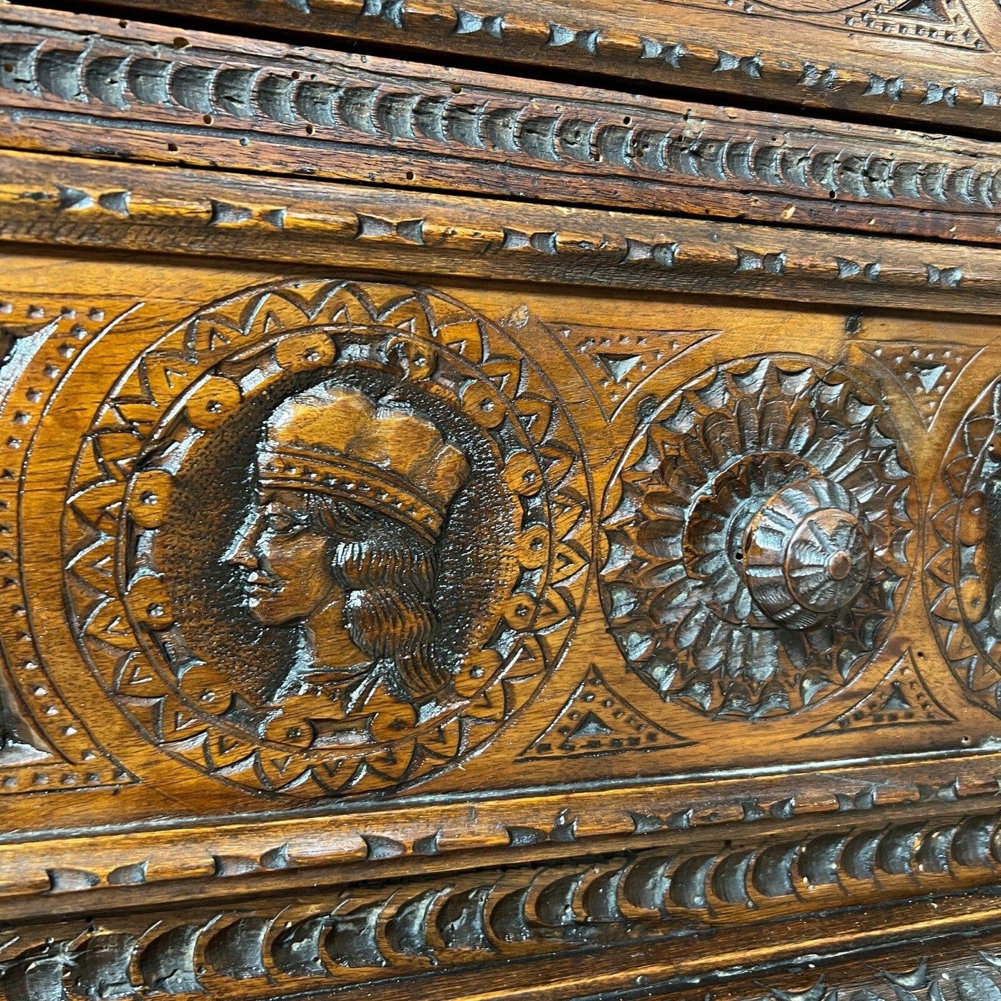 Servante Credenza Antica Madia Piemontese epoca 800 Mobile intagliato Categoria  Servante - Servantini
