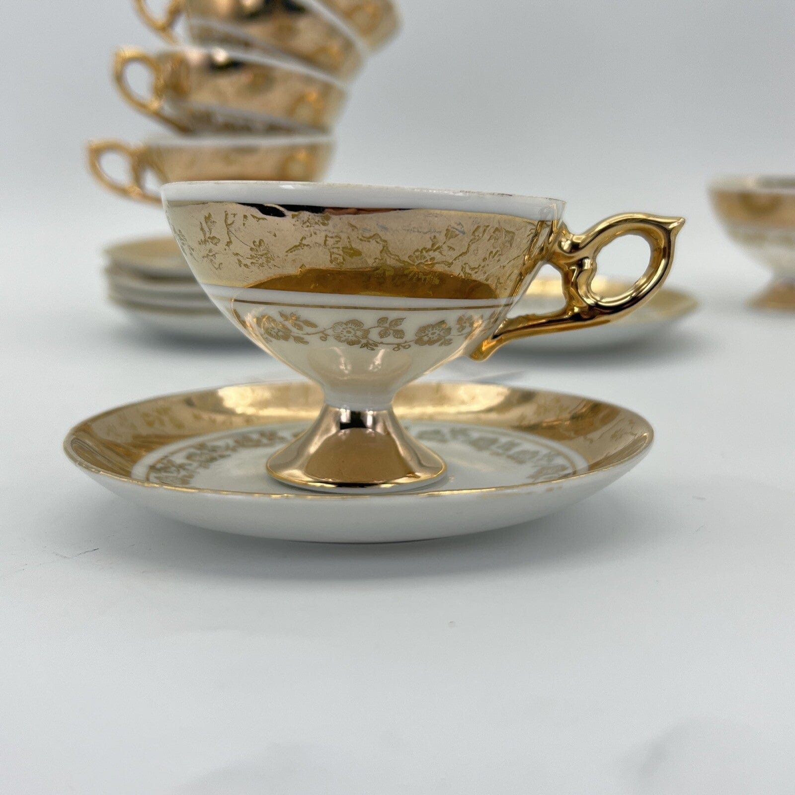 Servizio da caffe antico in porcellana Bavaria anni 40 tazze tazzine oro 13 pz Categoria  Servizio tazze - Tazze