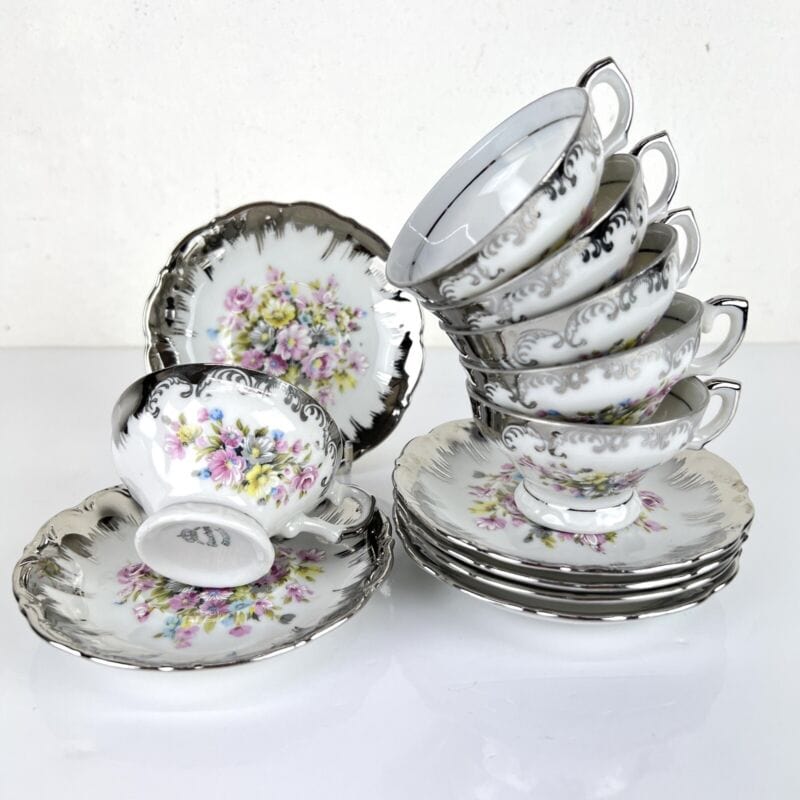 Servizio da caffe antico in porcellana Bavaria tazze tazzine a fiori e argento Categoria  Servizio tazze - Tazze