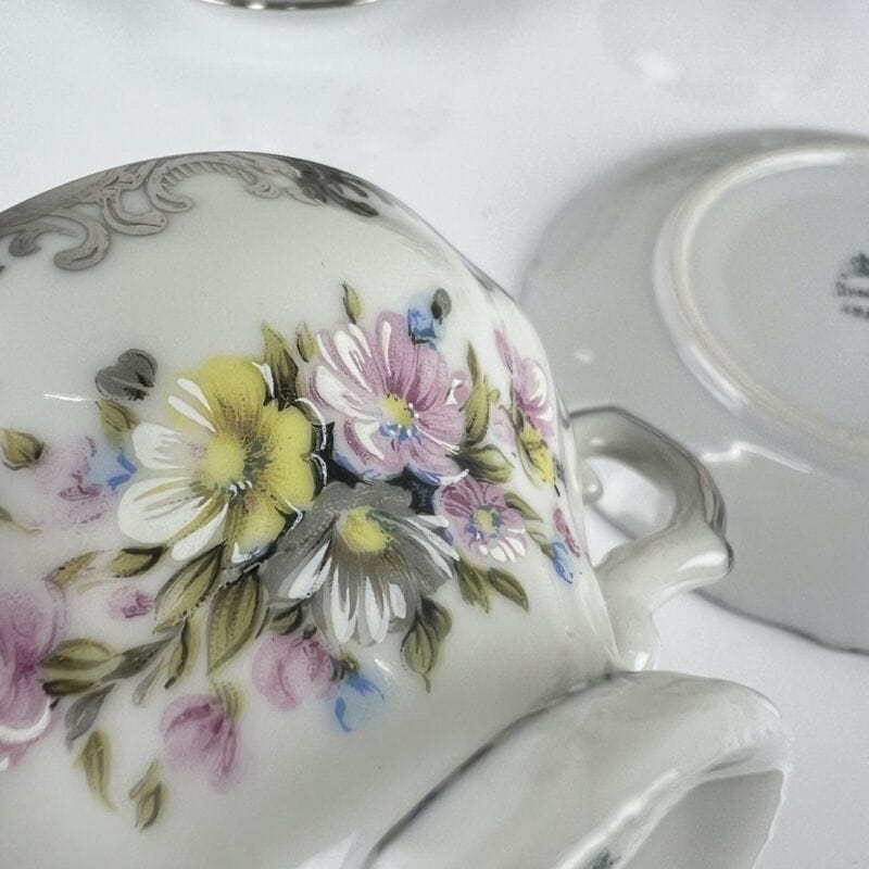 Servizio da caffe antico in porcellana Bavaria tazze tazzine a fiori e argento Categoria  Servizio tazze - Tazze