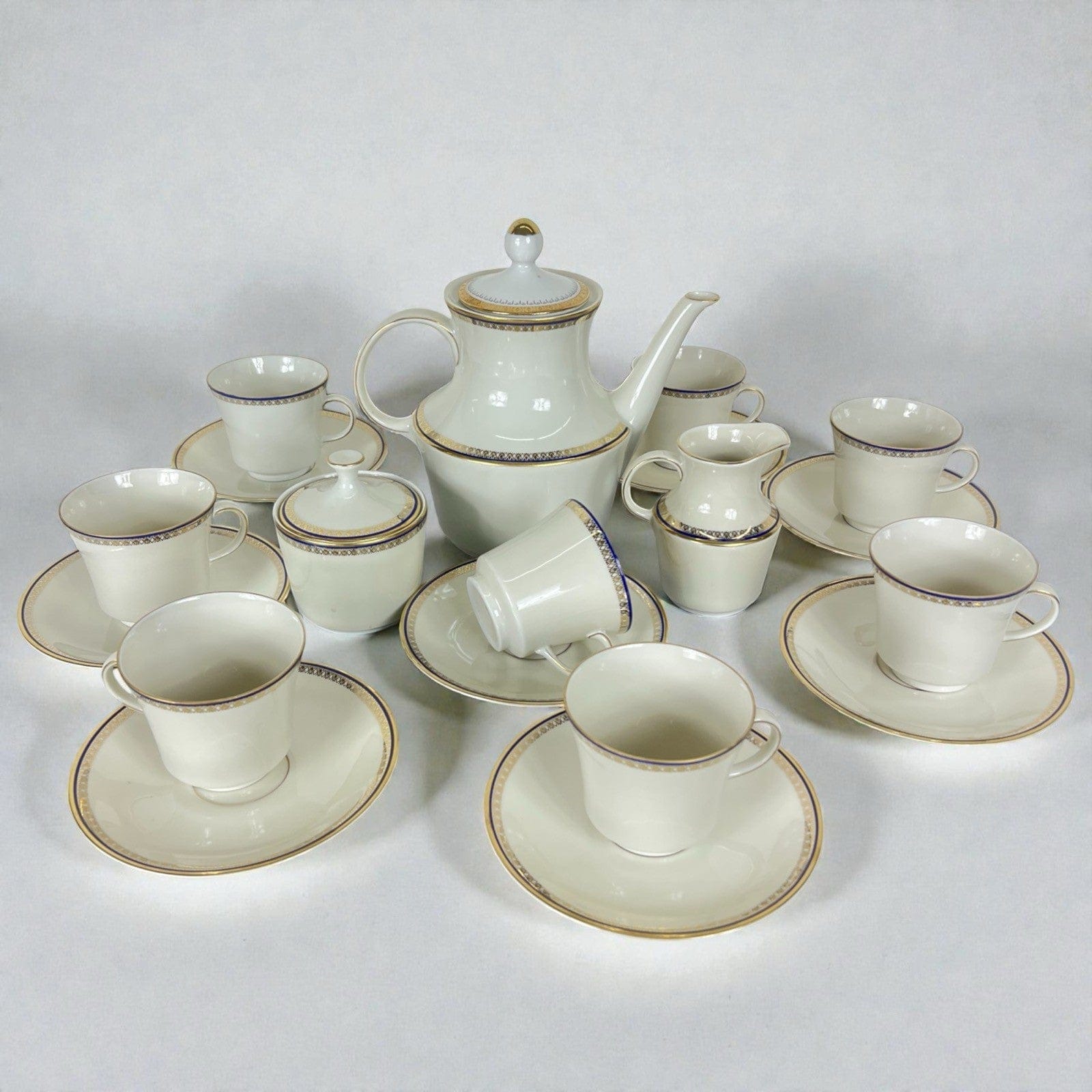Servizio da tè the antico in porcellana Bavaria oro set tazze teiera lattiera Categoria  Servizio tazze - Tazze