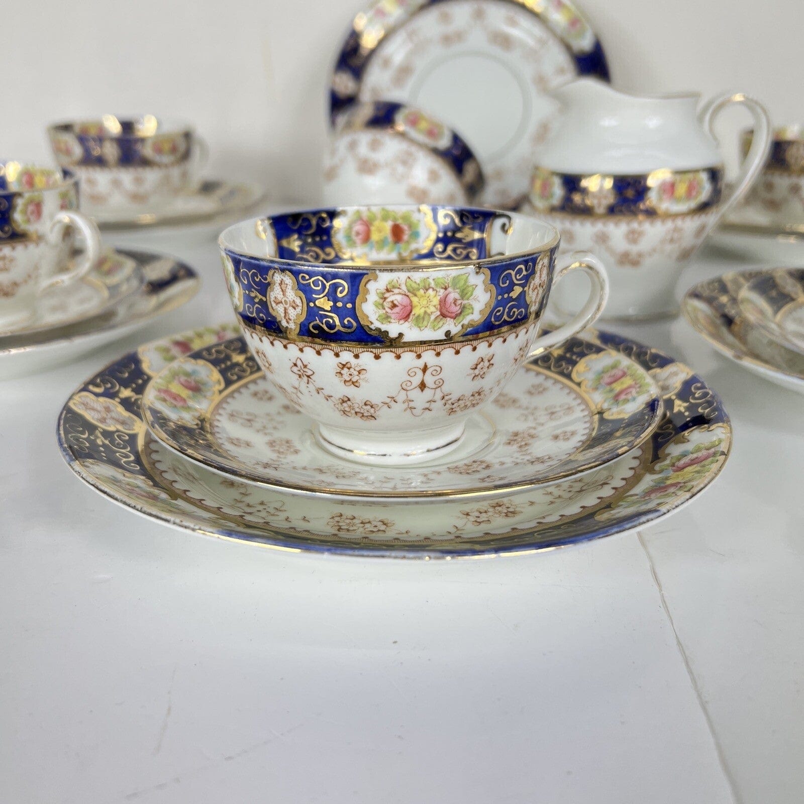 Set da tè in porcellana bone china con motivo a petali French Elegance Set da tè in porcellana bone china con motivo a petali French Elegance