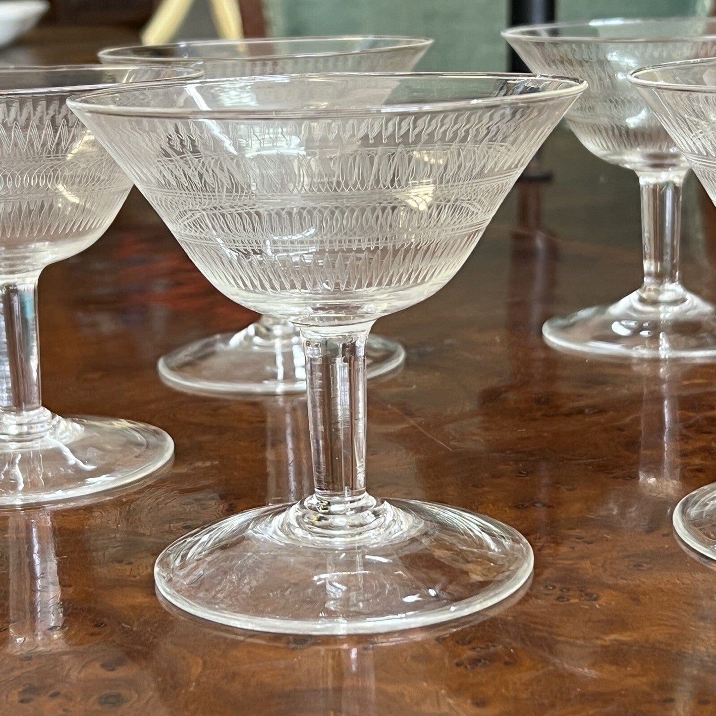 Servizio di Bicchieri vetro a calice vintage in cristallo serigrafato anni 50 Categoria  Vetri e Cristalli