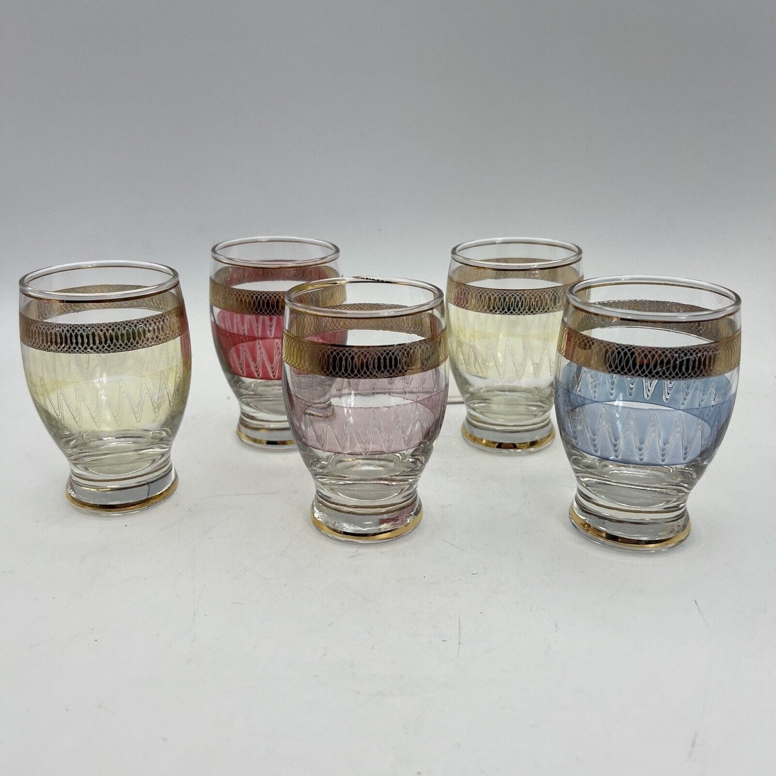 Servizio di bicchierini vintage in vetro da per liquore anni 50 set bicchieri Categoria  Vetri e Cristalli