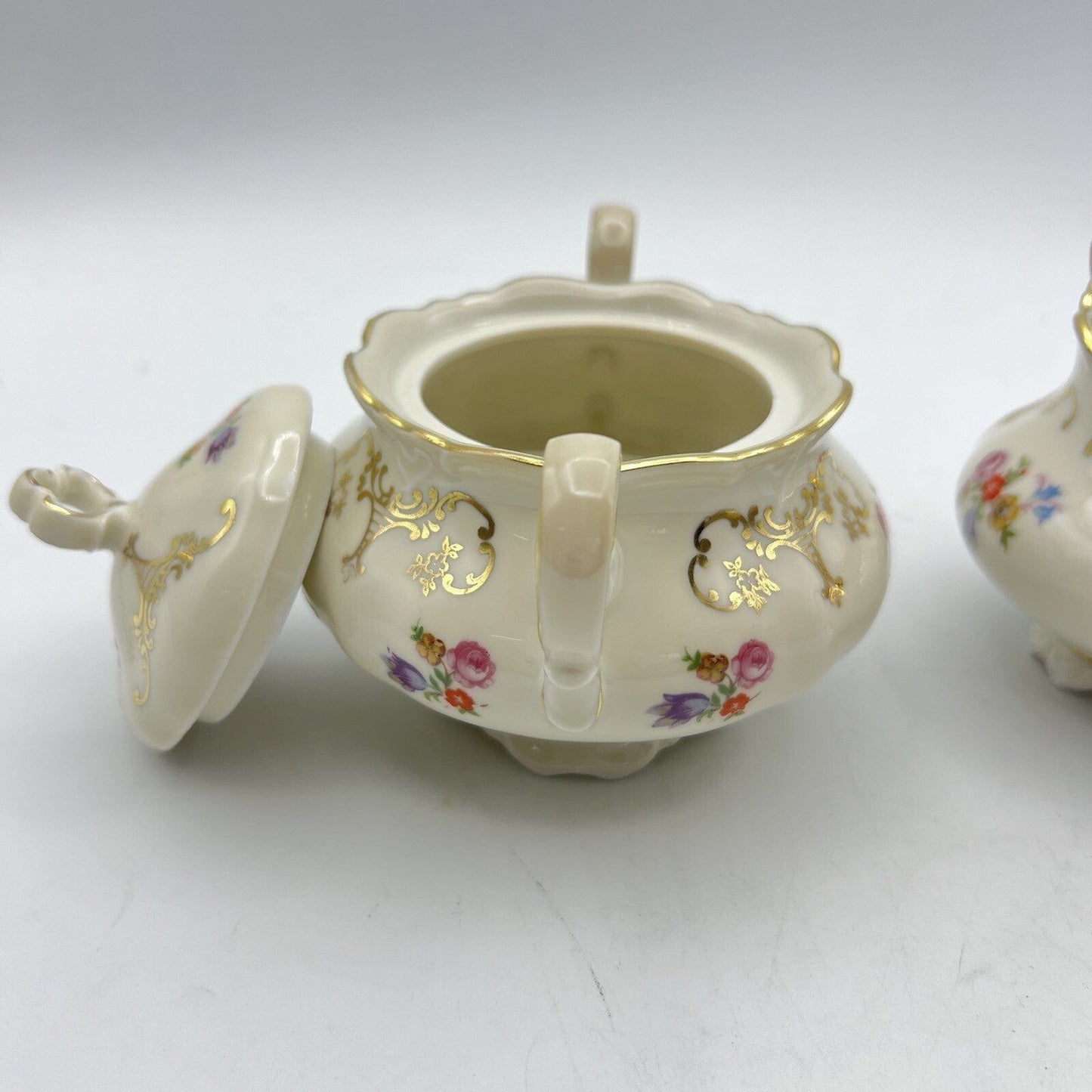 Servizio set da tè the antico in porcellana bianca vintage bavaria motivo fiori Categoria  Servizio tazze - Tazze