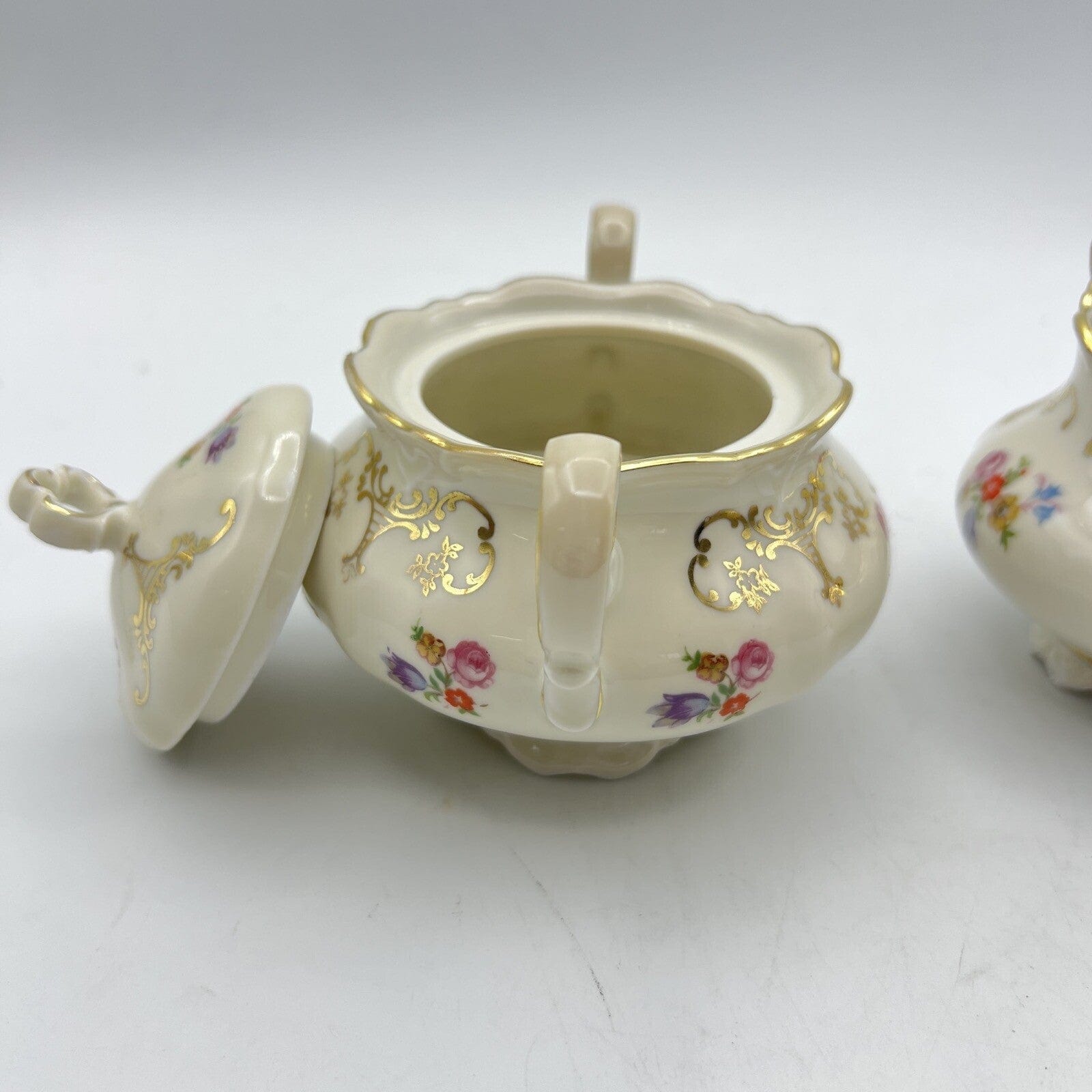Servizio set da tè the antico in porcellana bianca vintage bavaria motivo fiori Categoria  Servizio tazze - Tazze