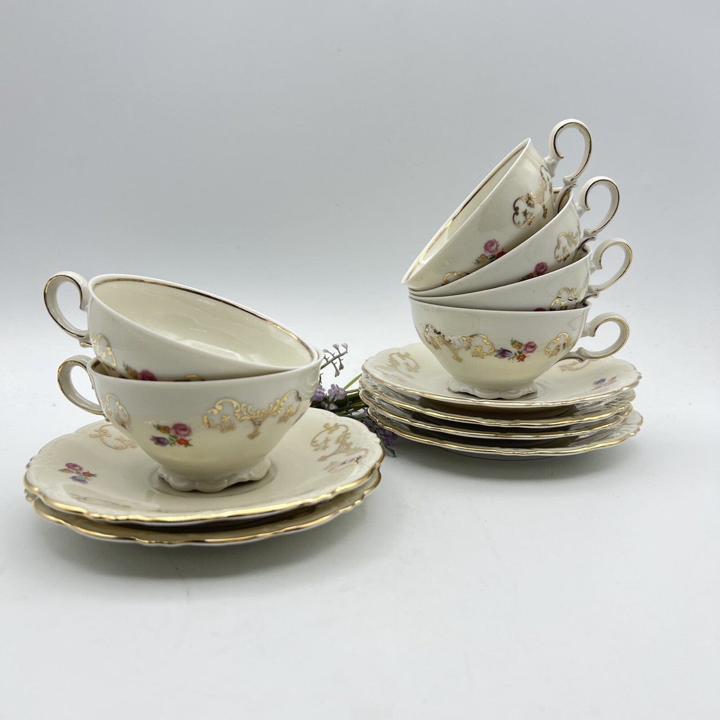 Servizio set da tè the antico in porcellana bianca vintage bavaria motivo fiori Categoria  Servizio tazze - Tazze