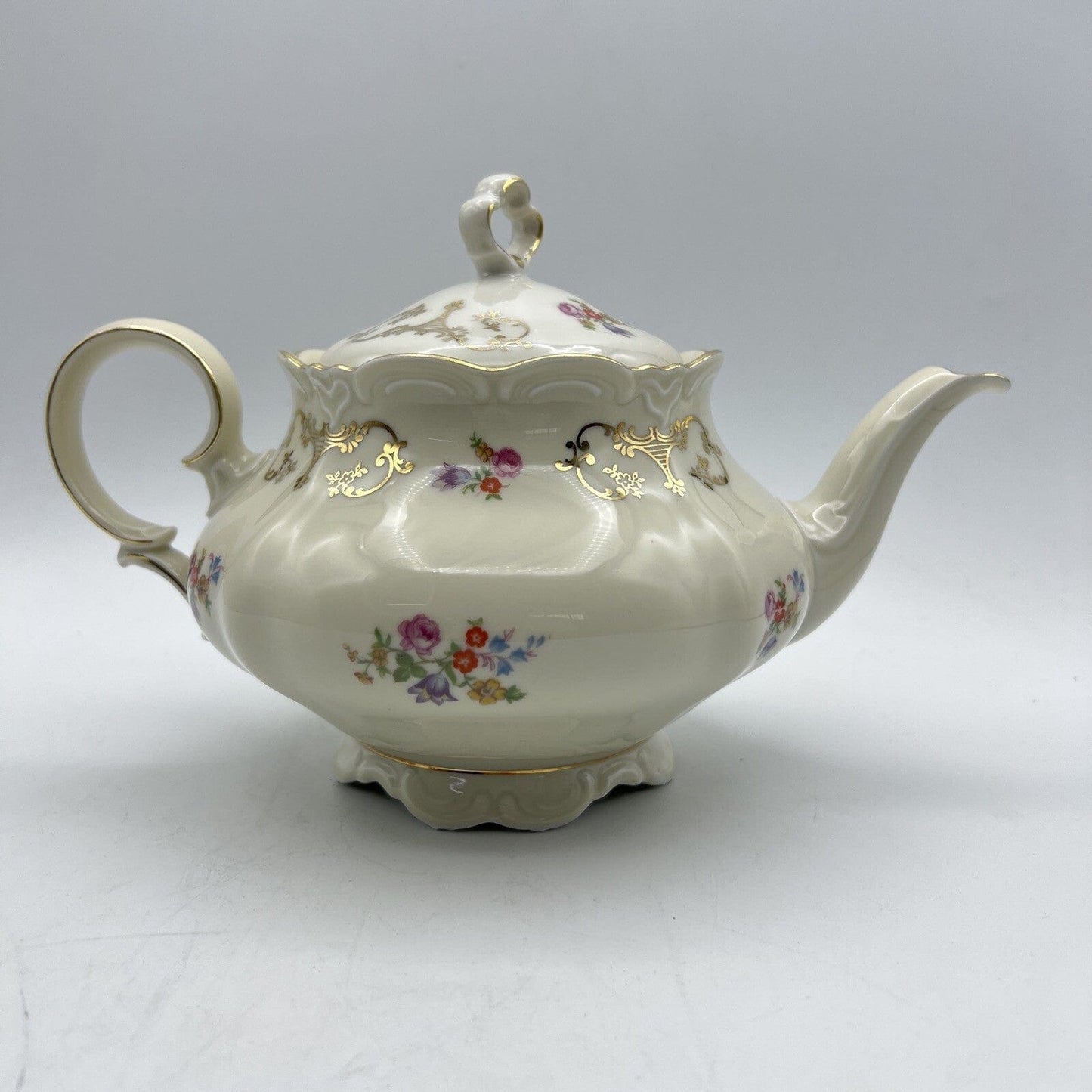 Servizio set da tè the antico in porcellana bianca vintage bavaria motivo fiori Categoria  Servizio tazze - Tazze