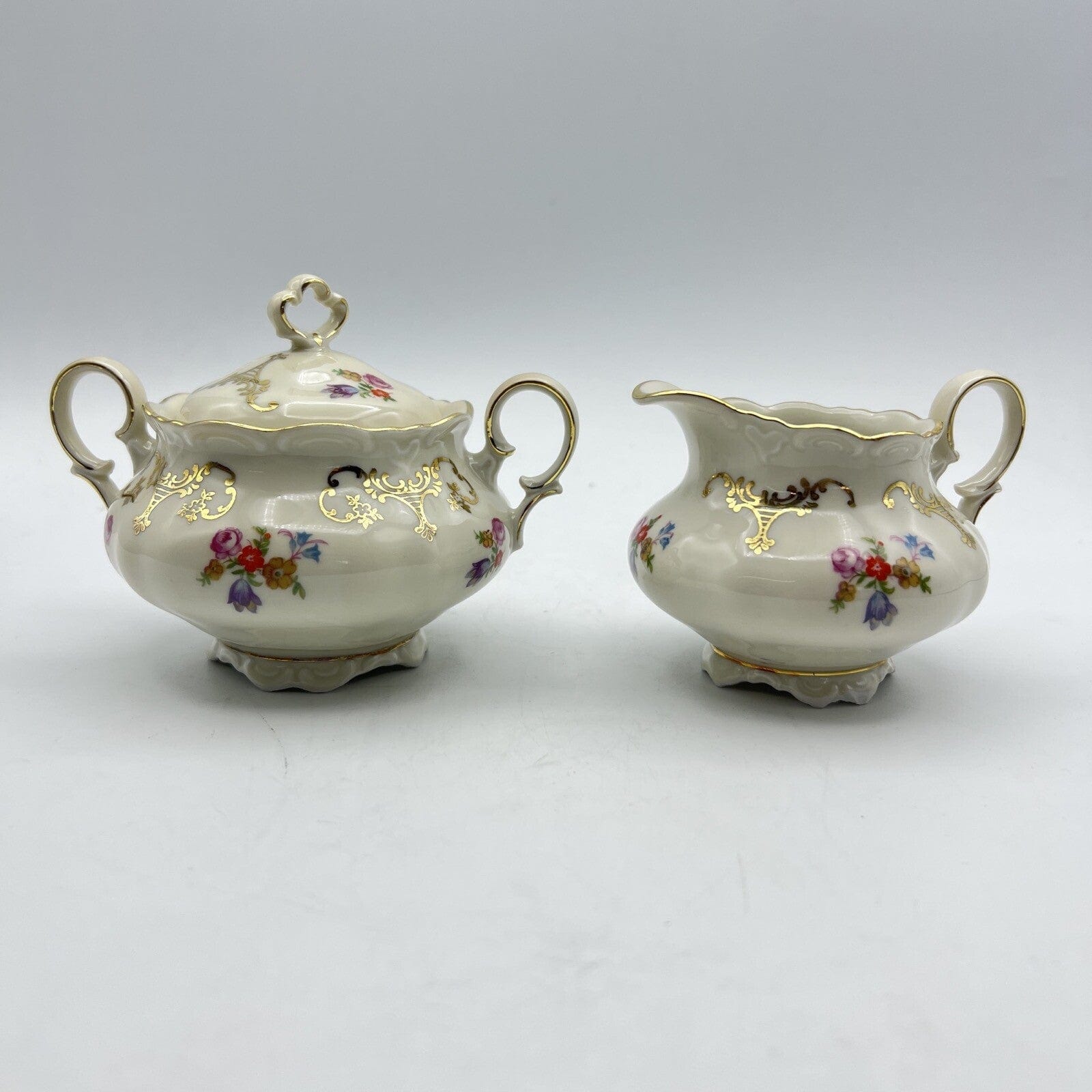 Servizio set da tè the antico in porcellana bianca vintage bavaria motivo fiori Categoria  Servizio tazze - Tazze