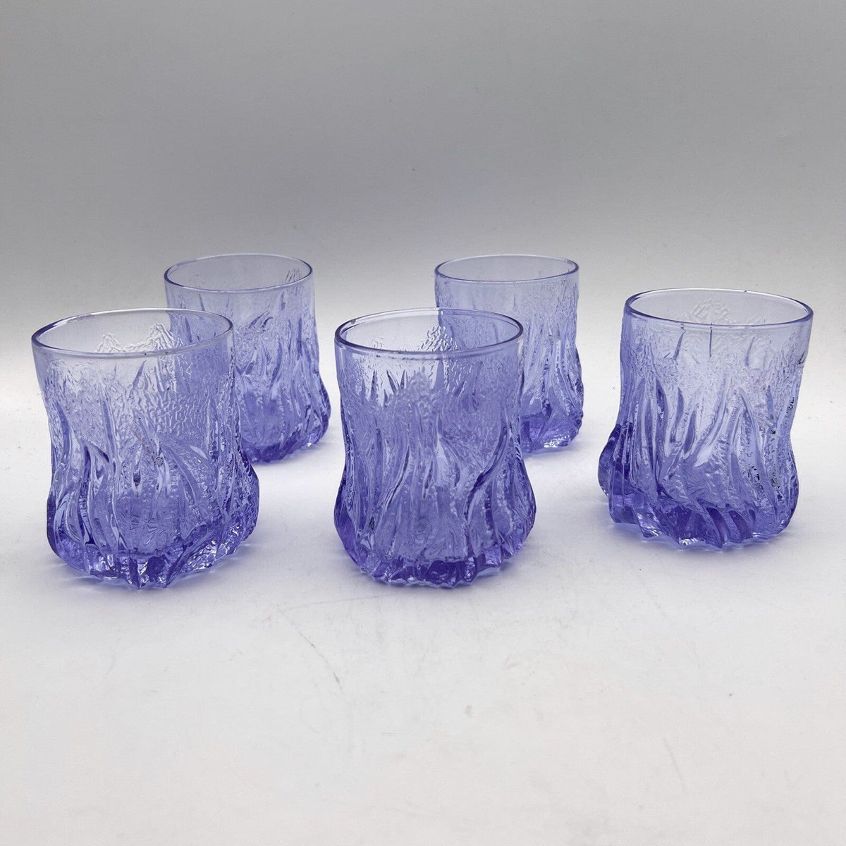 Set Bicchieri anni 70 in vetro alessandrite al neodimio da bibita Acqua Cocktail Categoria  Vetri e Cristalli