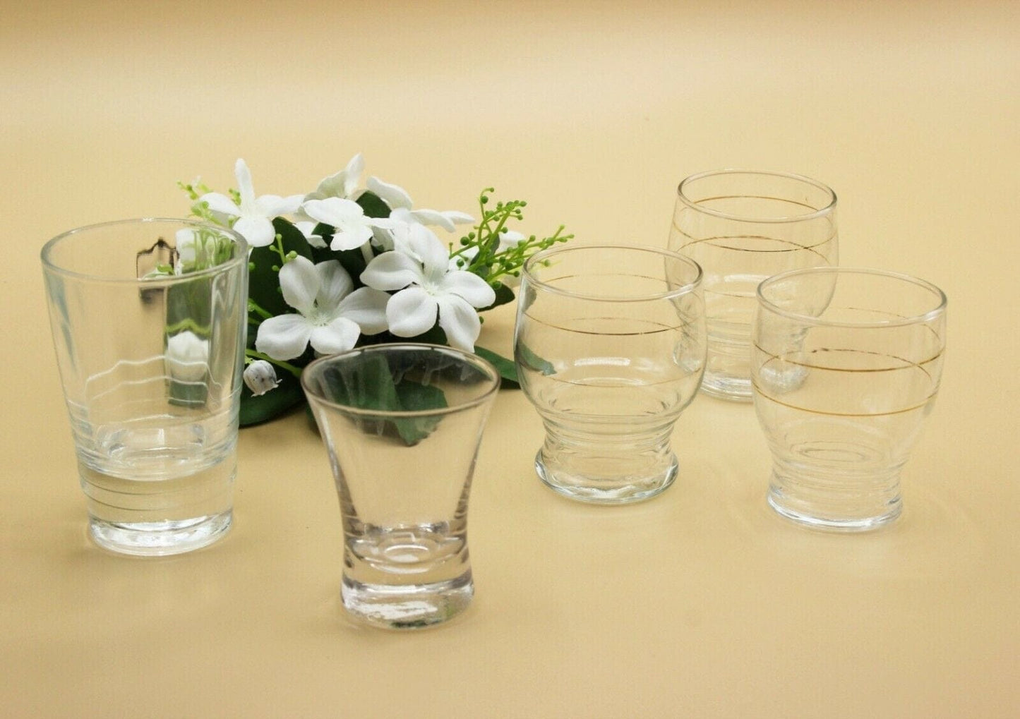 Set Di Cinque Bicchieri Misti In Vetro Da Liquore Vintage Bicchierini Antichi Categoria  Vetri e Cristalli