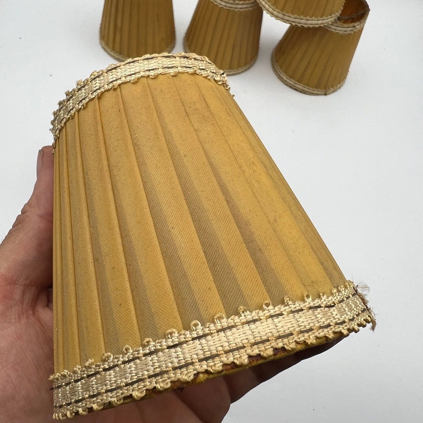 Set di Paralumi in tessuto ocra vintage paralume a clip antico per applique lume Categoria  Lampade Appliques