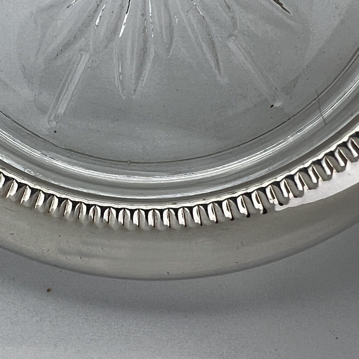 Set di quattro sottobicchieri vintage in vetro e silver plate posacenere antico Categoria  Sheffield & Argento