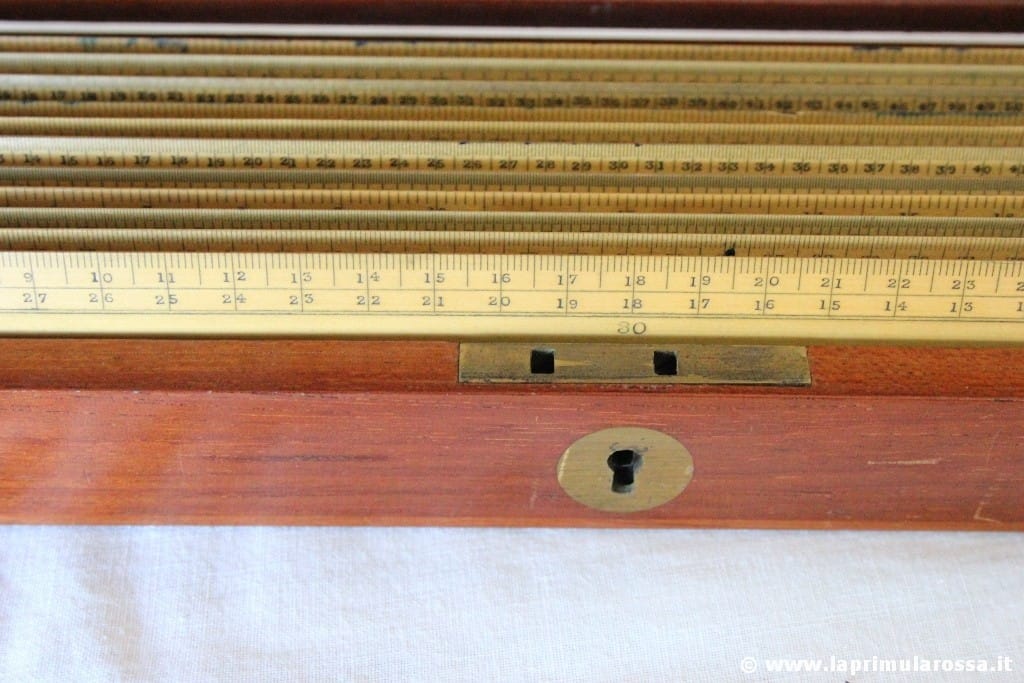 SET DI UNDICI RIGHELLI D'EPOCA IN LEGNO CON ASTUCCIO  11 VINTAGE STANLEY RULERS Categoria  Attrezzi e Strumenti