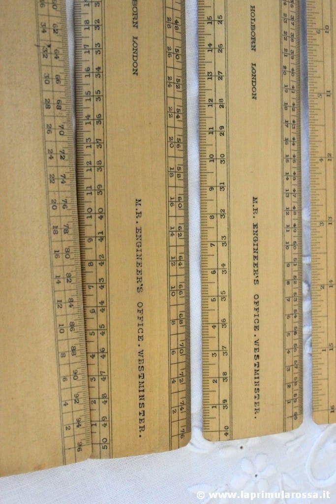 SET DI UNDICI RIGHELLI D'EPOCA IN LEGNO CON ASTUCCIO  11 VINTAGE STANLEY RULERS Categoria  Attrezzi e Strumenti