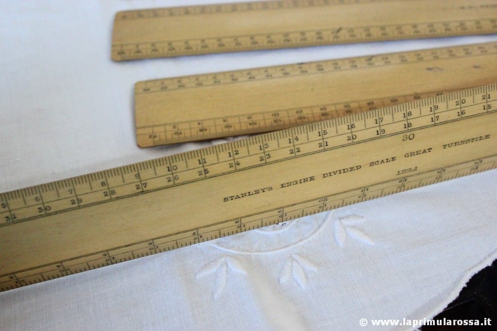 SET DI UNDICI RIGHELLI D'EPOCA IN LEGNO CON ASTUCCIO  11 VINTAGE STANLEY RULERS Categoria  Attrezzi e Strumenti