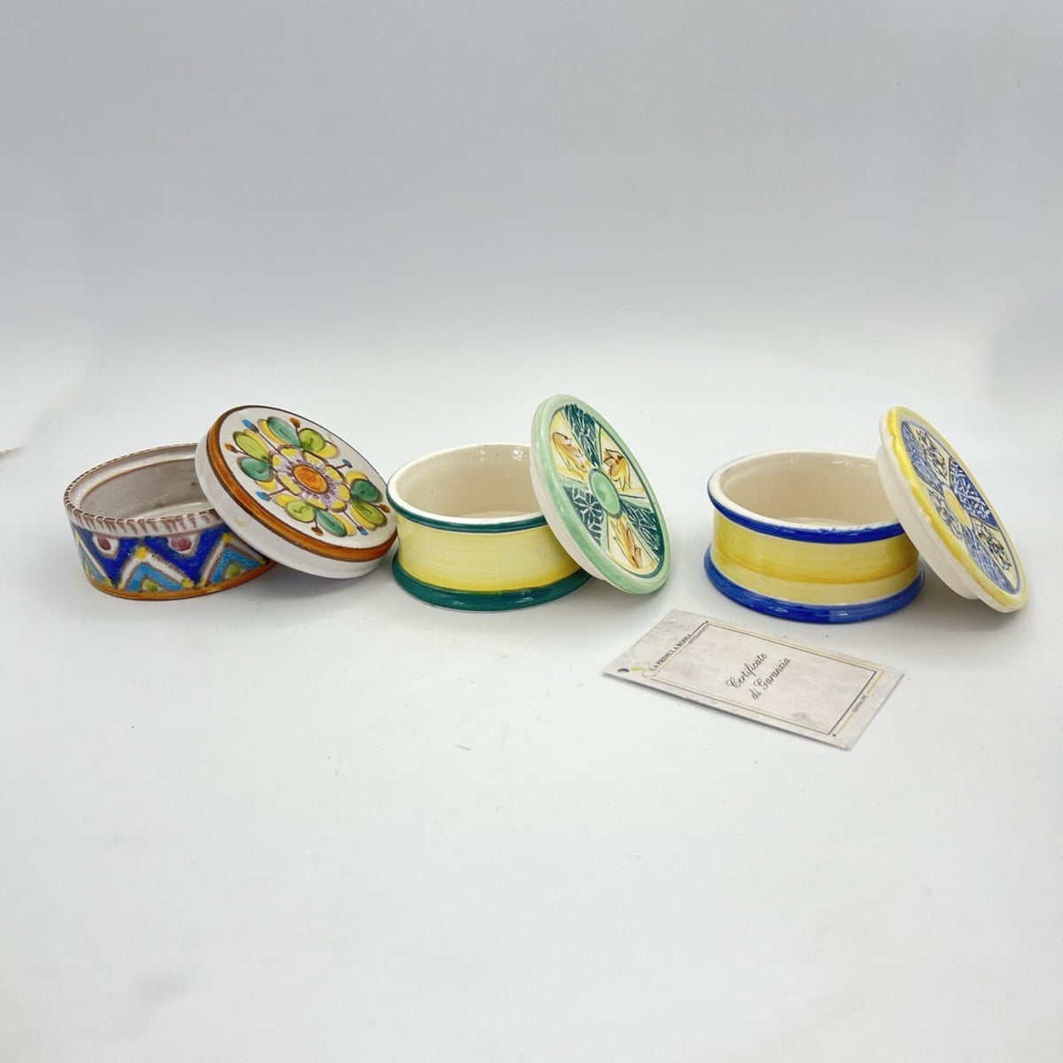 Set Scatoline scatole vintage in ceramica con coperchio  invetriata di  Vietri Categoria  Altro