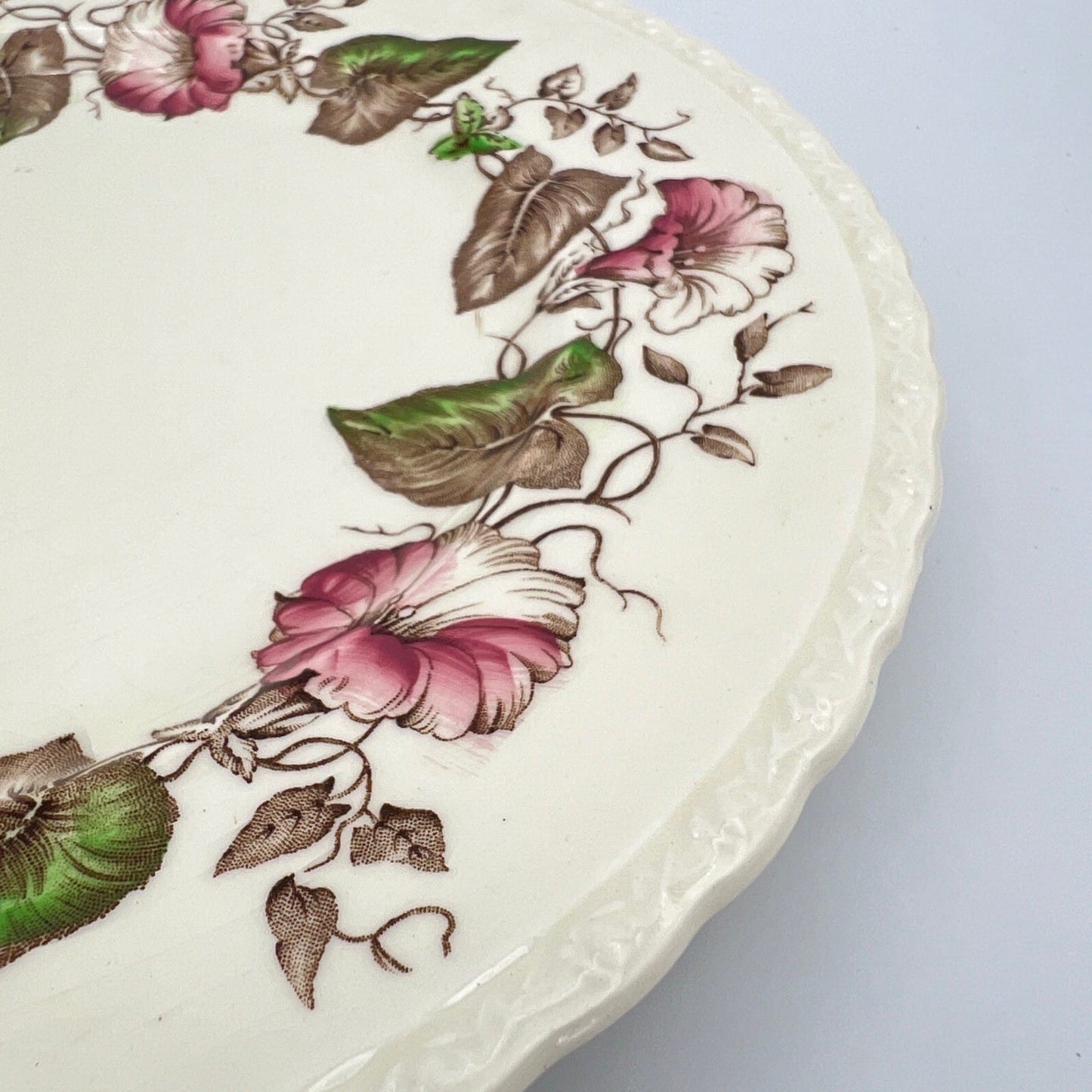 Set servizio di 4 piatti piani antichi in ceramica Inglese con rose 1940 -60 Categoria  Piatti e Piattini