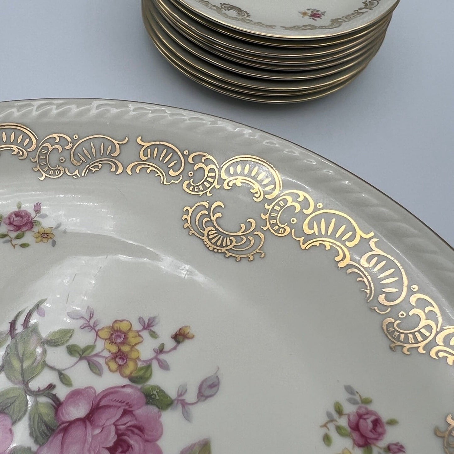 Set servizio di piatti antichi in porcellana Bavaria bianca piattini con fiori Categoria  Piatti e Piattini