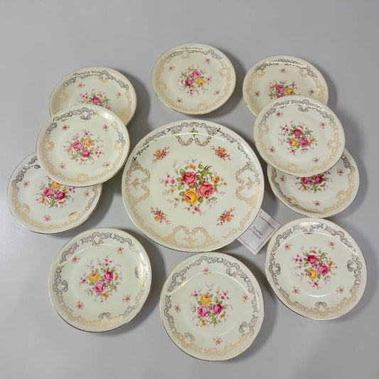 Set servizio di piatti antichi in porcellana Bavaria bianca piattini con fiori Categoria  Piatti e Piattini