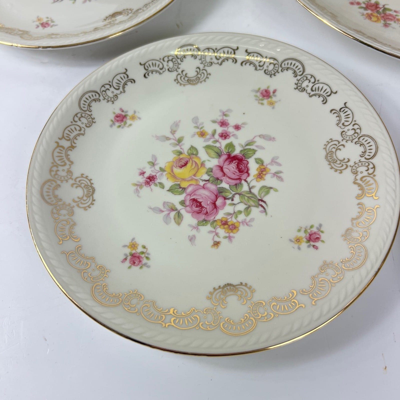 Set servizio di piatti antichi in porcellana Bavaria bianca piattini con fiori Categoria  Piatti e Piattini