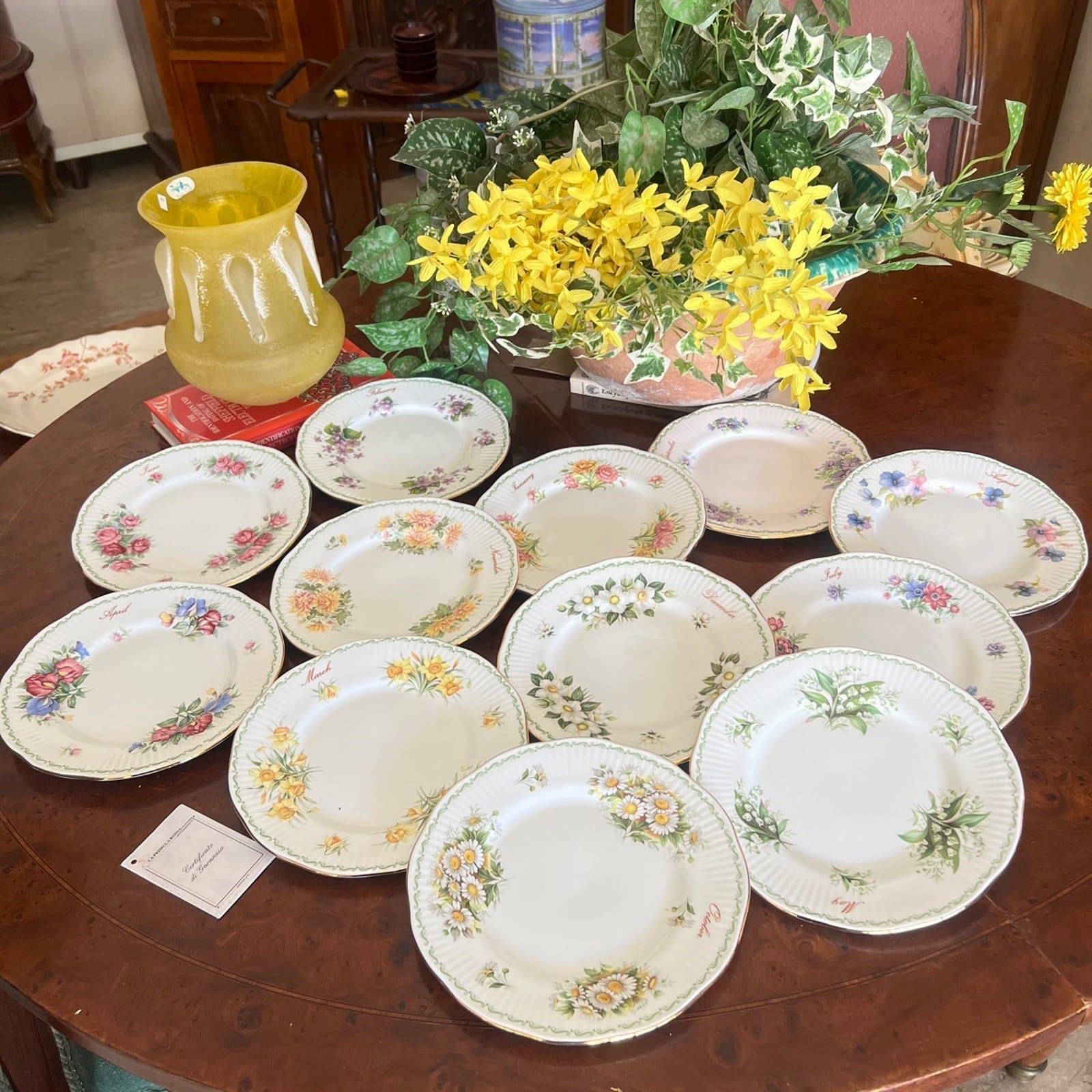 Set Servizio di piatti completo con Mesi Flower Of the Month inglese Queen's Categoria  Servizio tazze - Tazze