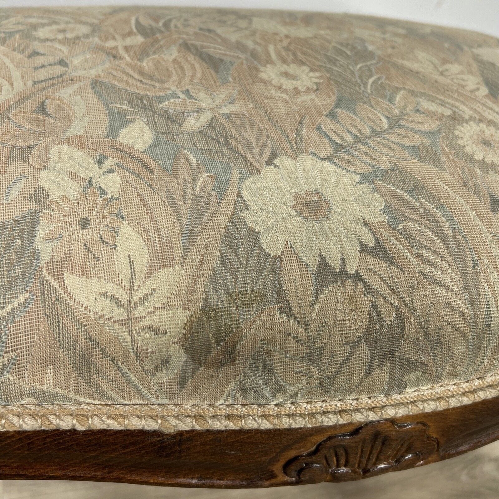 Sgabello antico panca panchetta poggiapiedi in legno pouf pouff imbottito 900 Categoria  Sgabelli - Pouf - Poggiapiedi