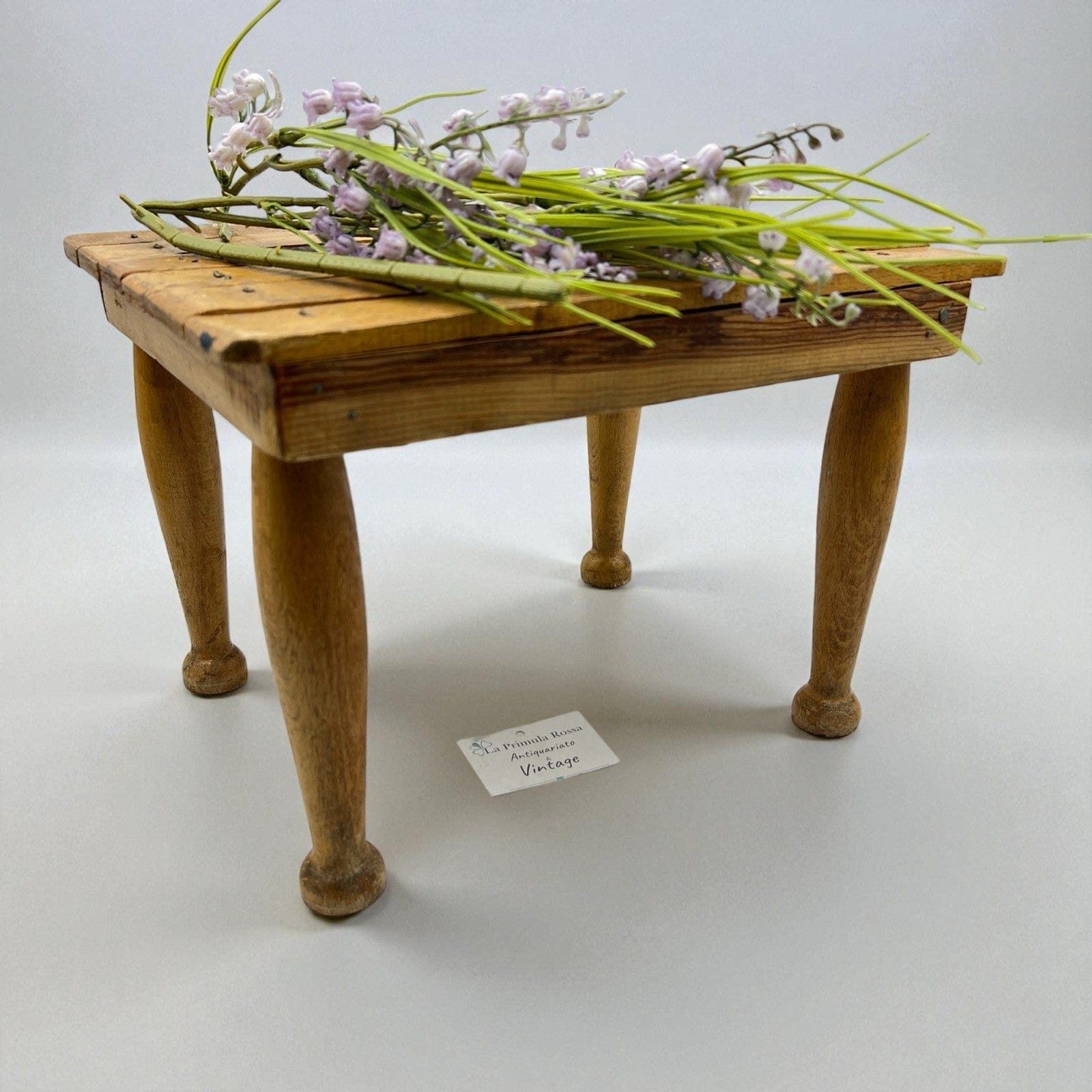 Sgabello poggiapiedi antico in legno pouf pouff vintage mini tavolo panca Categoria  Sgabelli - Pouf - Poggiapiedi