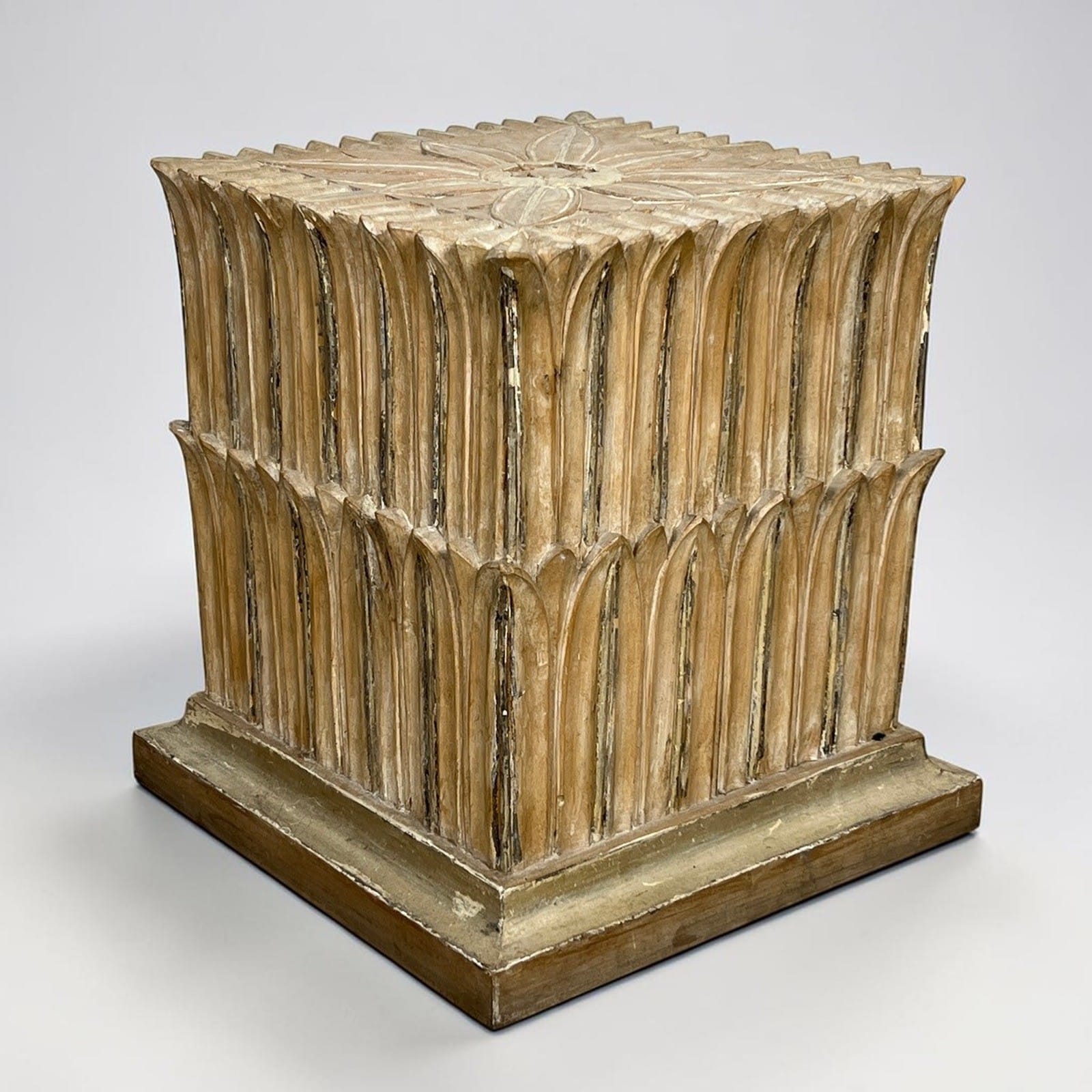 Sgabello poggiapiedi in legno intagliato scolpito pouf pouff vintage piedistallo Categoria  Sgabelli - Pouf - Poggiapiedi