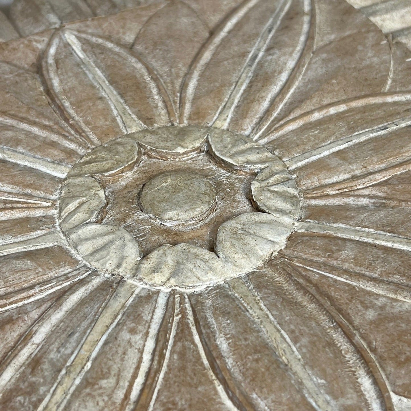 Sgabello poggiapiedi in legno intagliato scolpito pouf pouff vintage piedistallo Categoria  Sgabelli - Pouf - Poggiapiedi