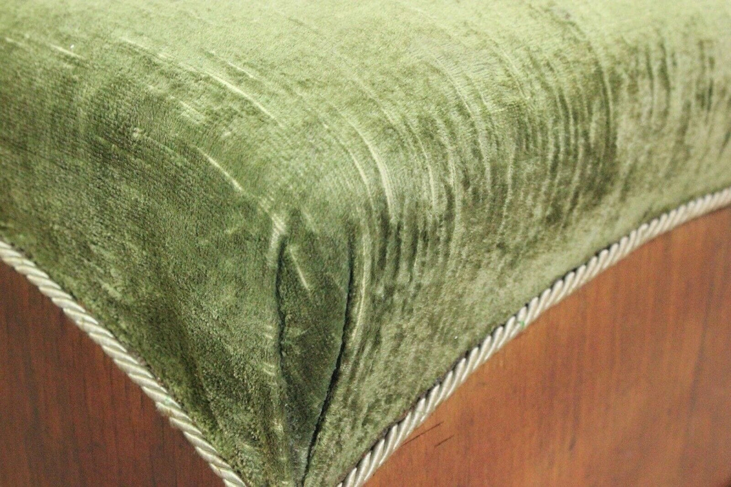 Sgabello poggiapiedi stile antico in legno pouf con tessuto Verde epoca 900 Categoria  Sgabelli - Pouf - Poggiapiedi