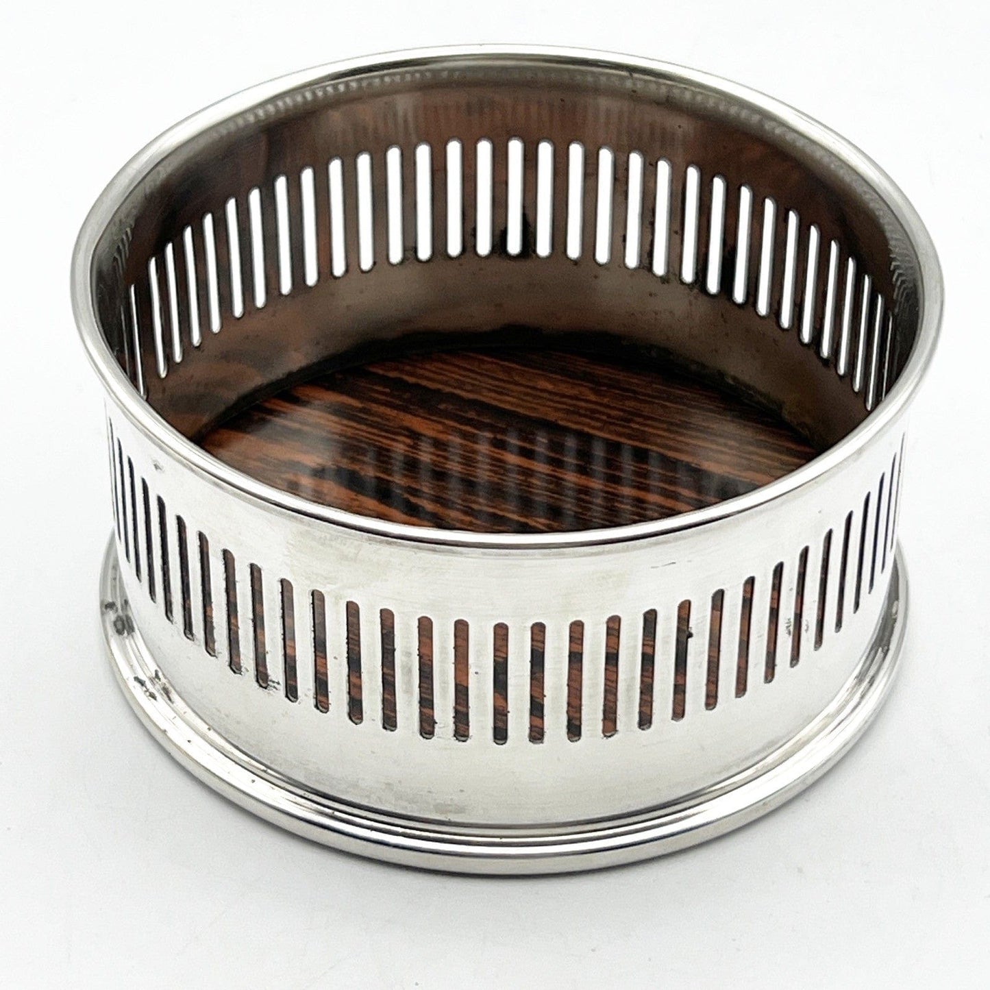 Sottobottiglia da tavola in argento sheffield silver plated vintage stile antico Categoria  Sheffield & Argento