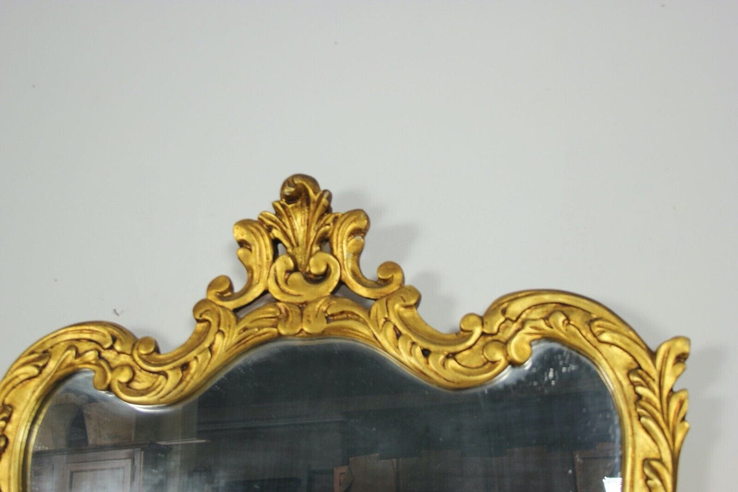 Specchio antico grande Specchiera dorata con cornice in legno oro stile Liberty Categoria  Specchi e Cornici