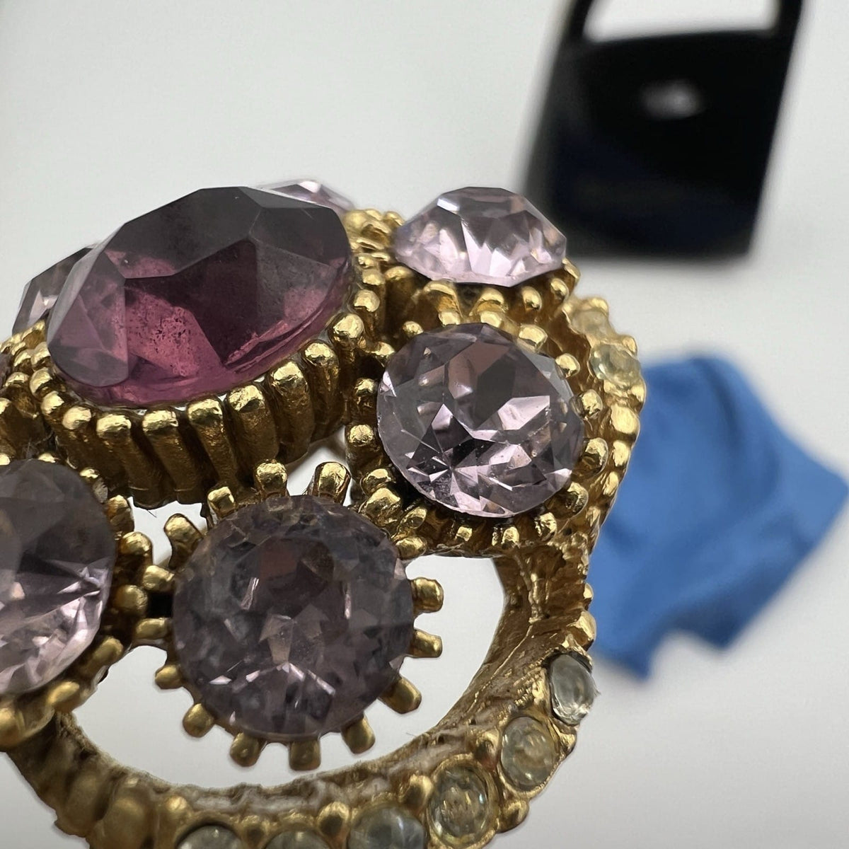 Spilla Elegante Inglese Vintage da donna stile antica Gioiello a Strass Viola Categoria  Bigiotteria & Accessori