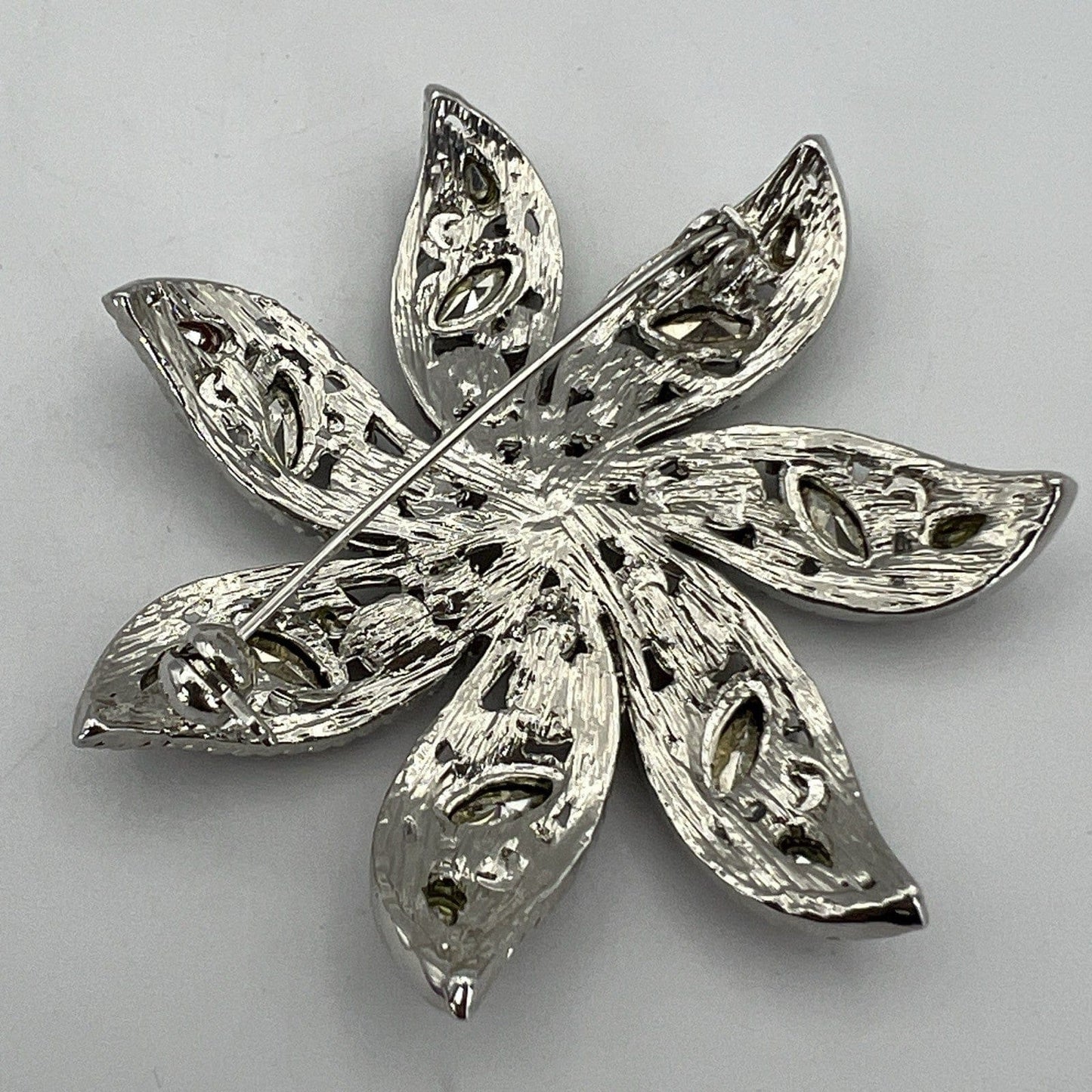 Spilla Elegante inglese Vintage da donna stile antica Gioiello Fiore Rosso Verde Categoria  Bigiotteria & Accessori