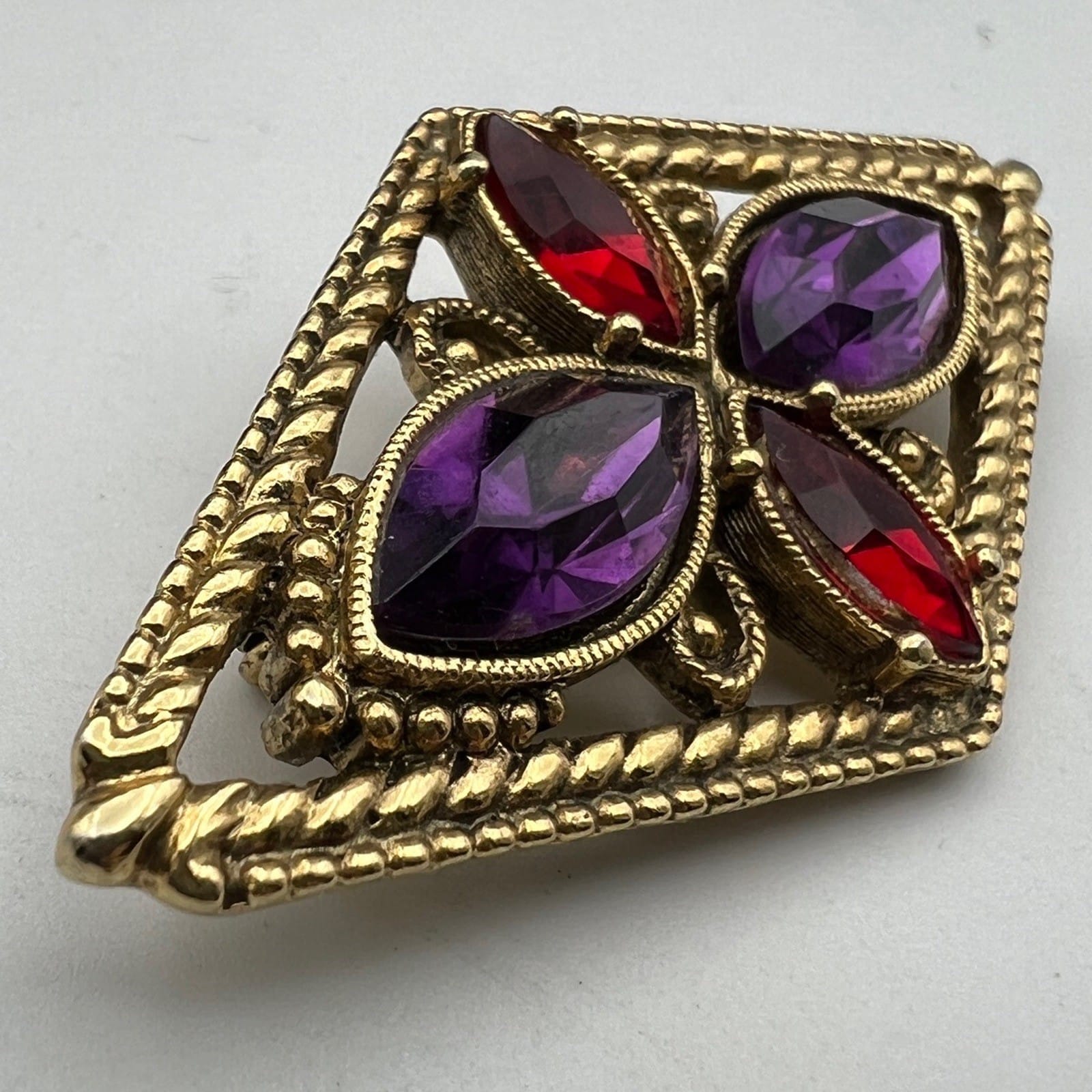 Spilla Elegante Inglese Vintage da donna stile antica Gioiello Oro Rosso Viola Categoria  Bigiotteria & Accessori