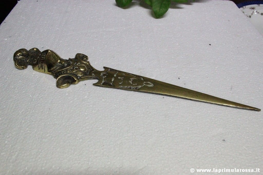 TAGLIA CARTE ANTICO IN OTTONE L.cm 35  VINTAGE SOLID BRASS LETTER OPEN Categoria  altro