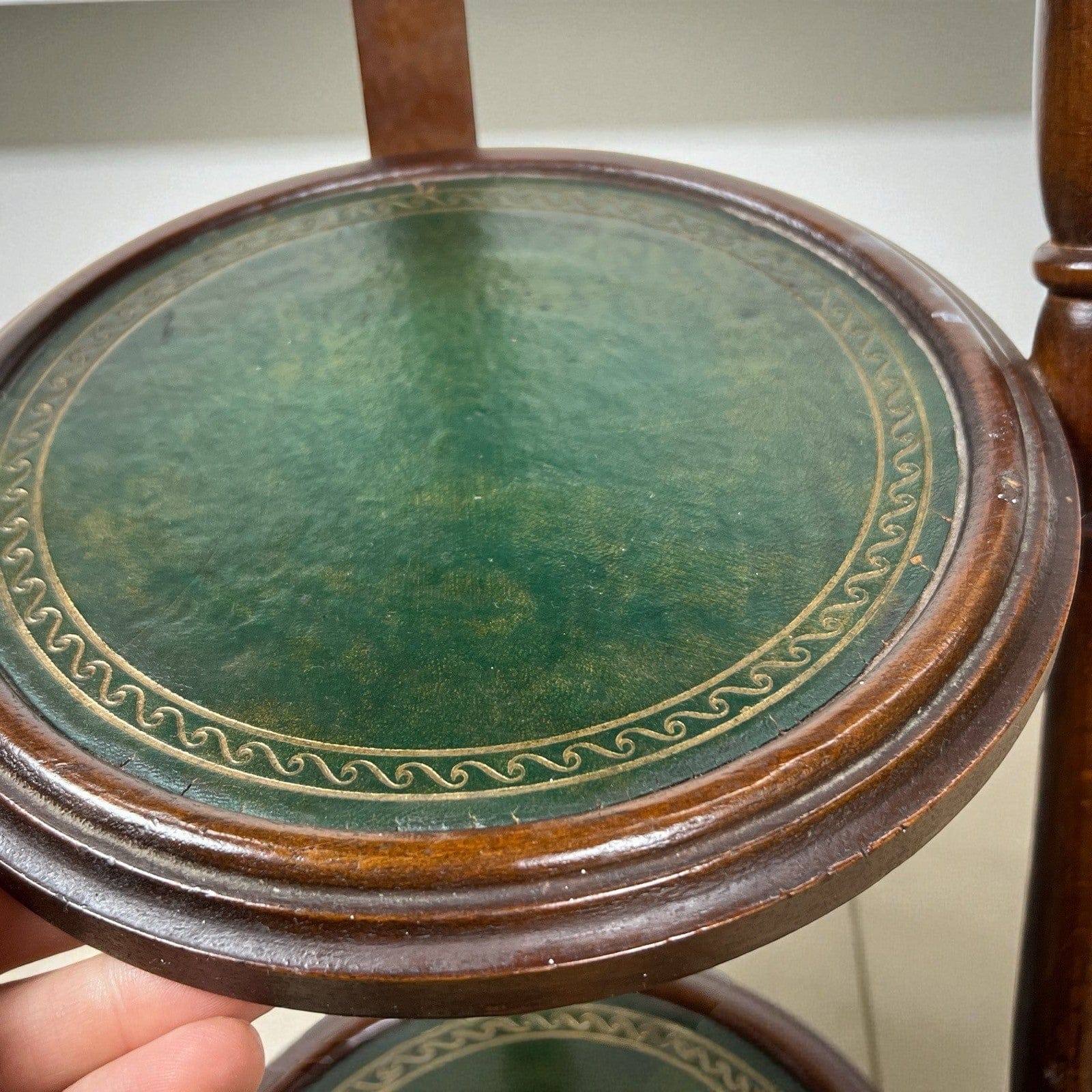 Tavolino antico a piu ripiani in legno etagere pieghevole porta dolci cake stand Categoria  Tavoli - tavolinetti